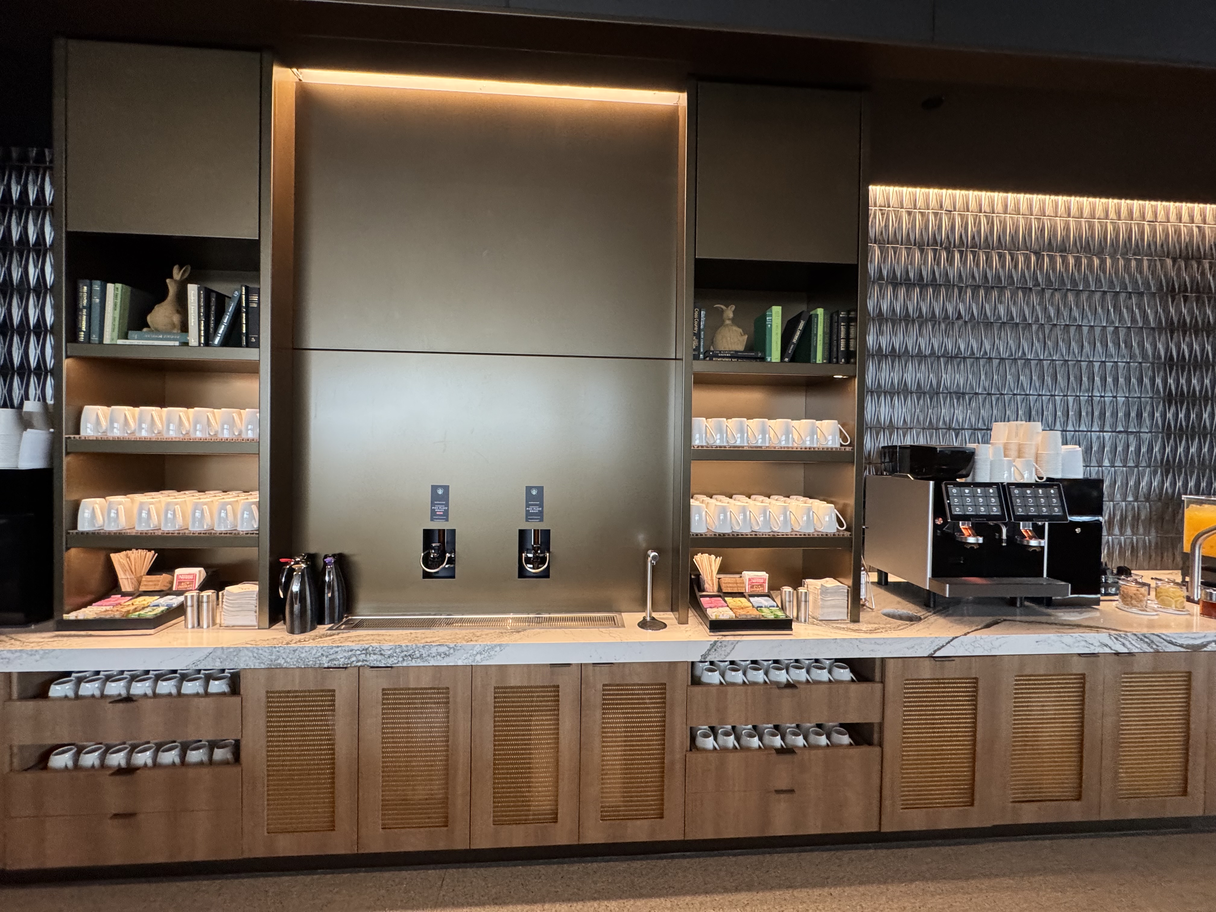New Delta Sky Club SLC Espresso