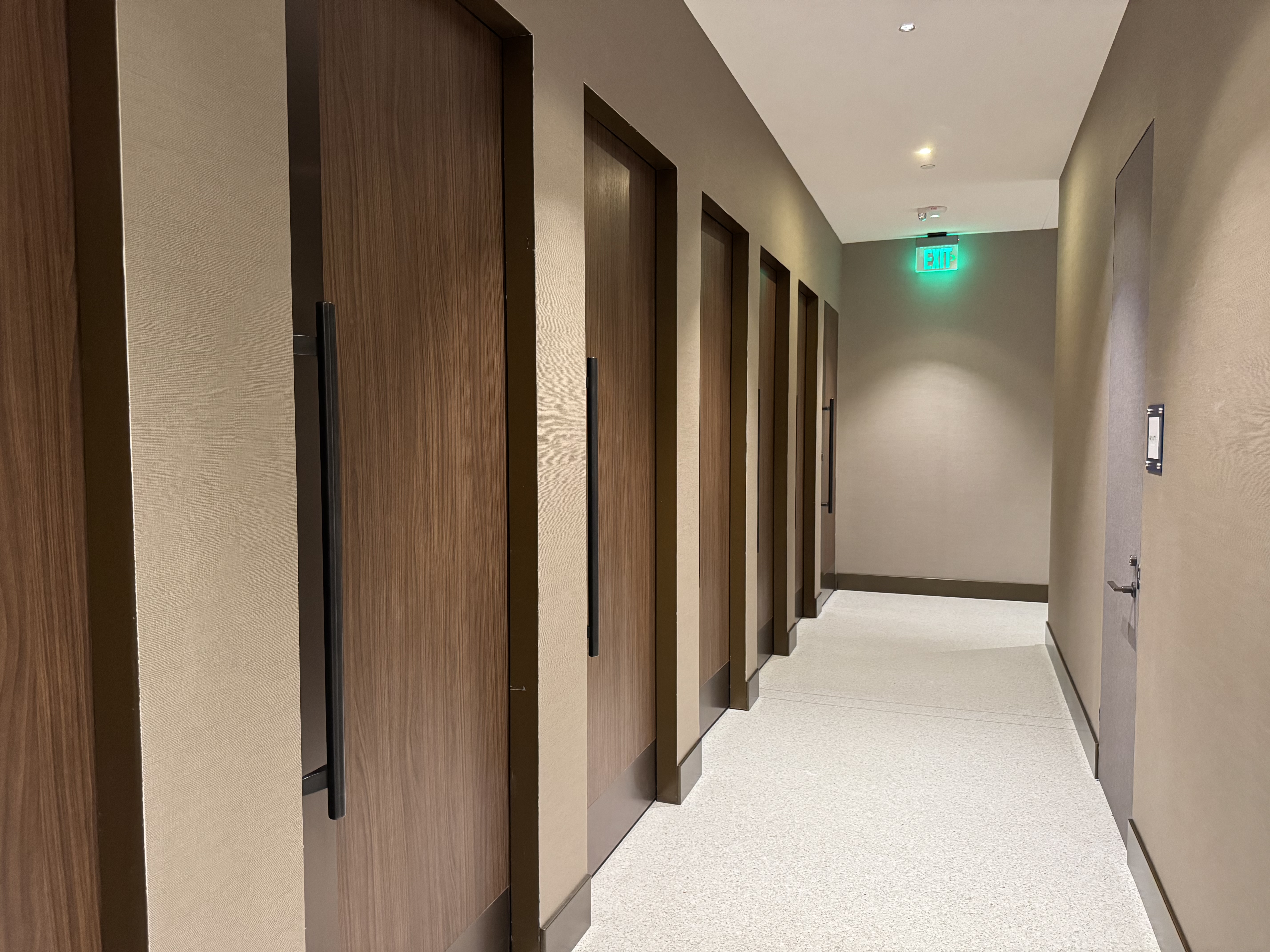 New Delta Sky Club SLC Floor to Ceiling Stalls