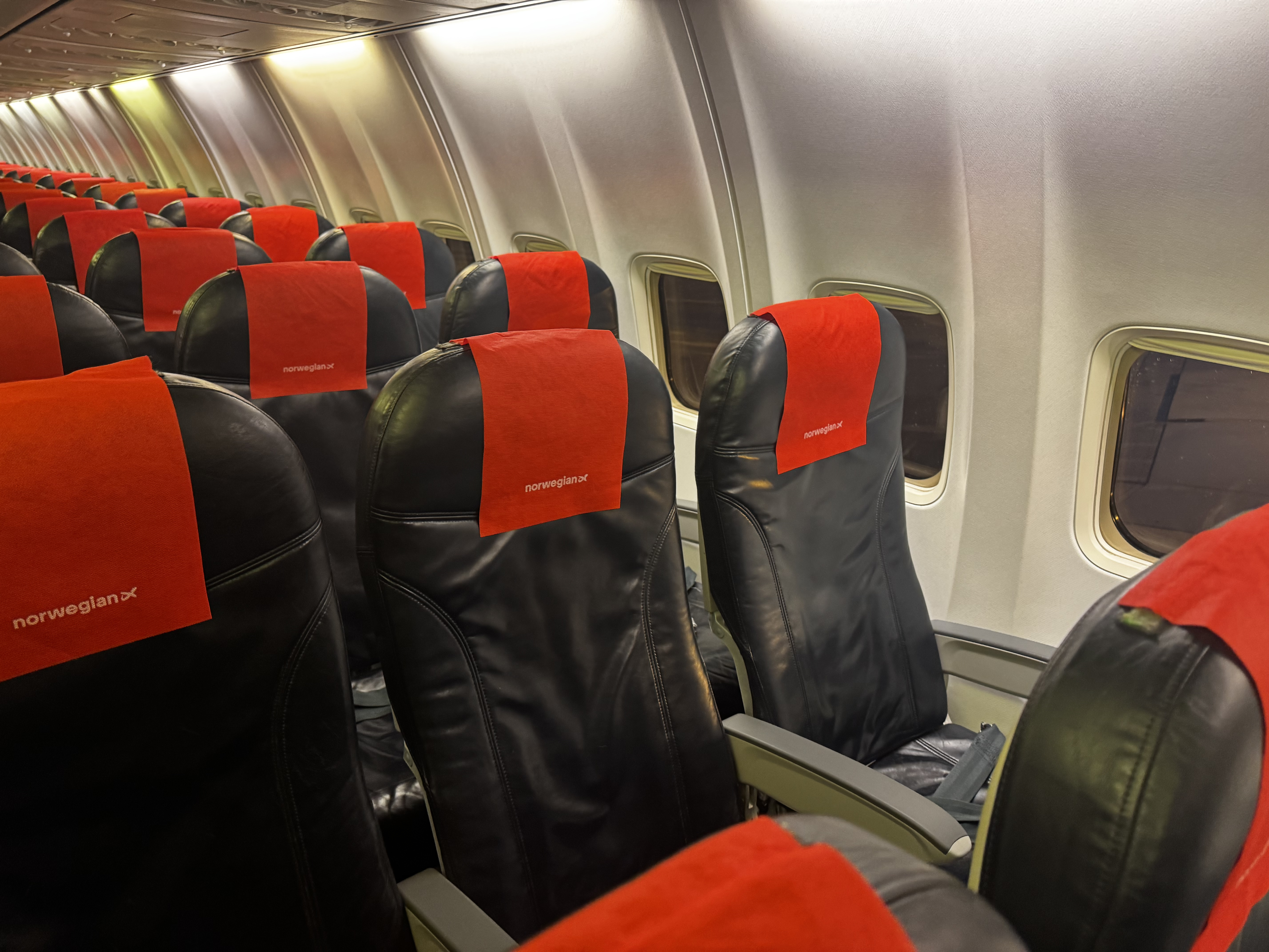 Norwegian Boeing 737 800 seats right