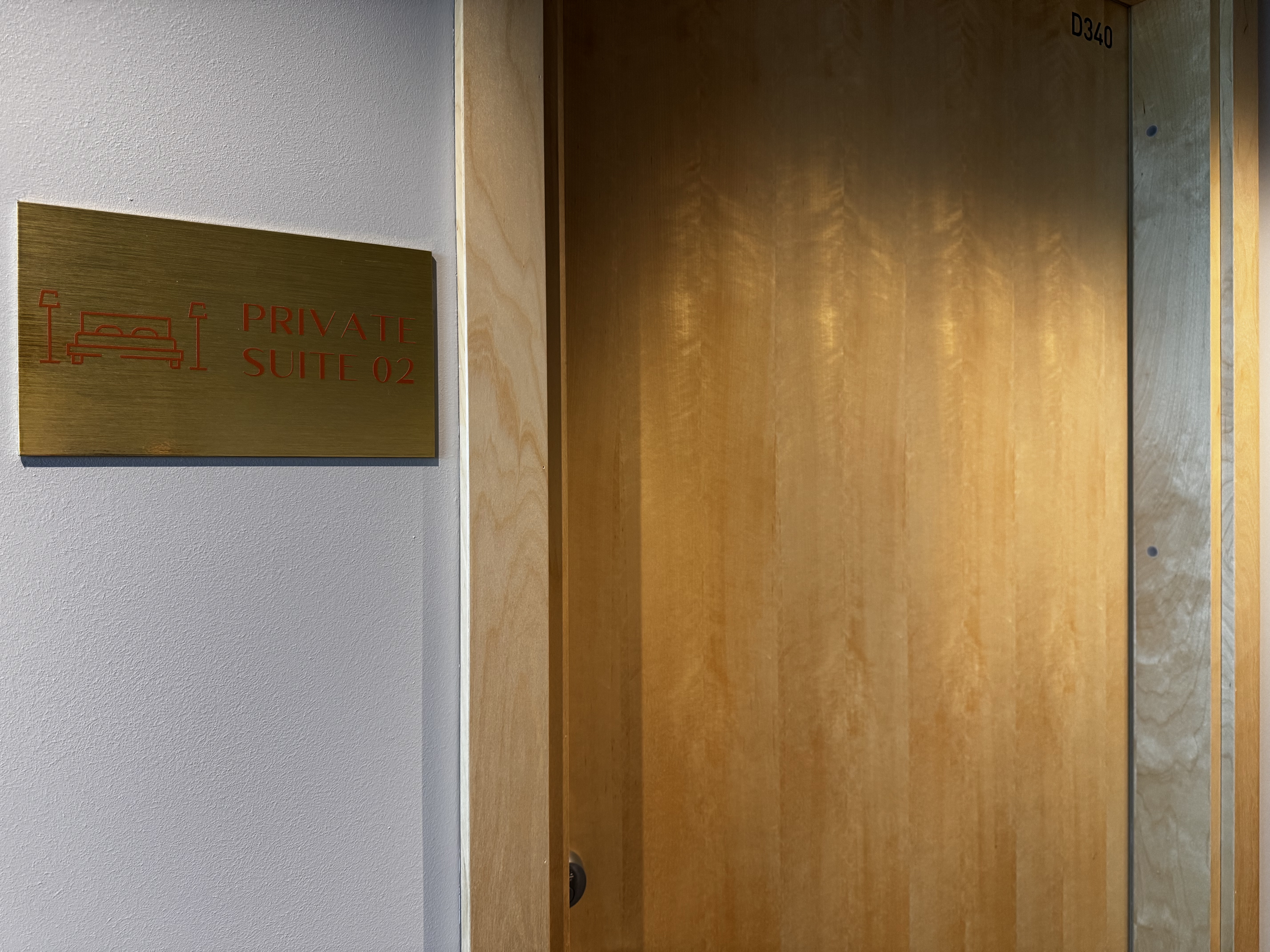 Primeclass Lounge Riga RIX suite entrance
