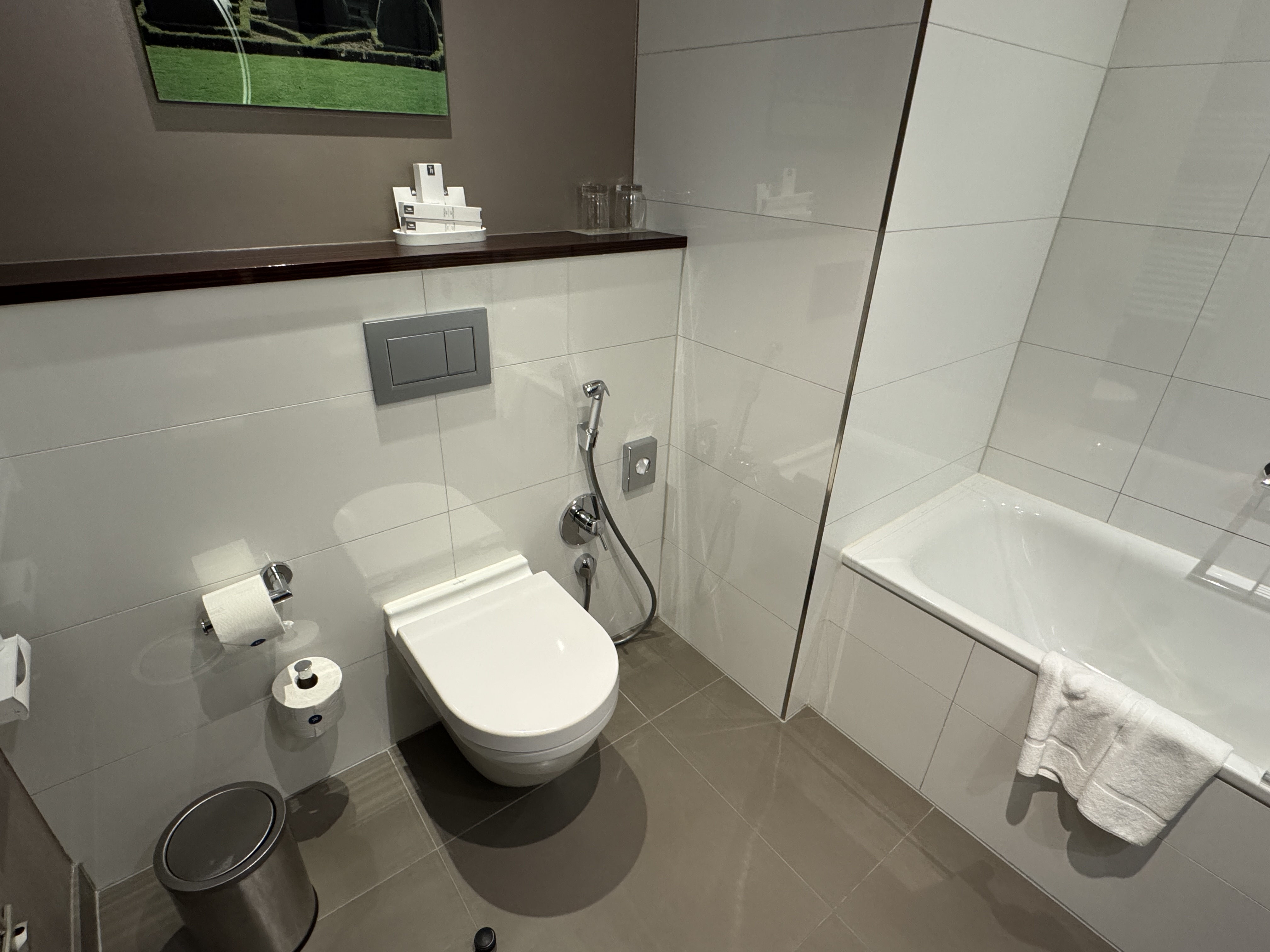 Renaissance Paris Nobel Tour Eiffel Hotel family suite toilet