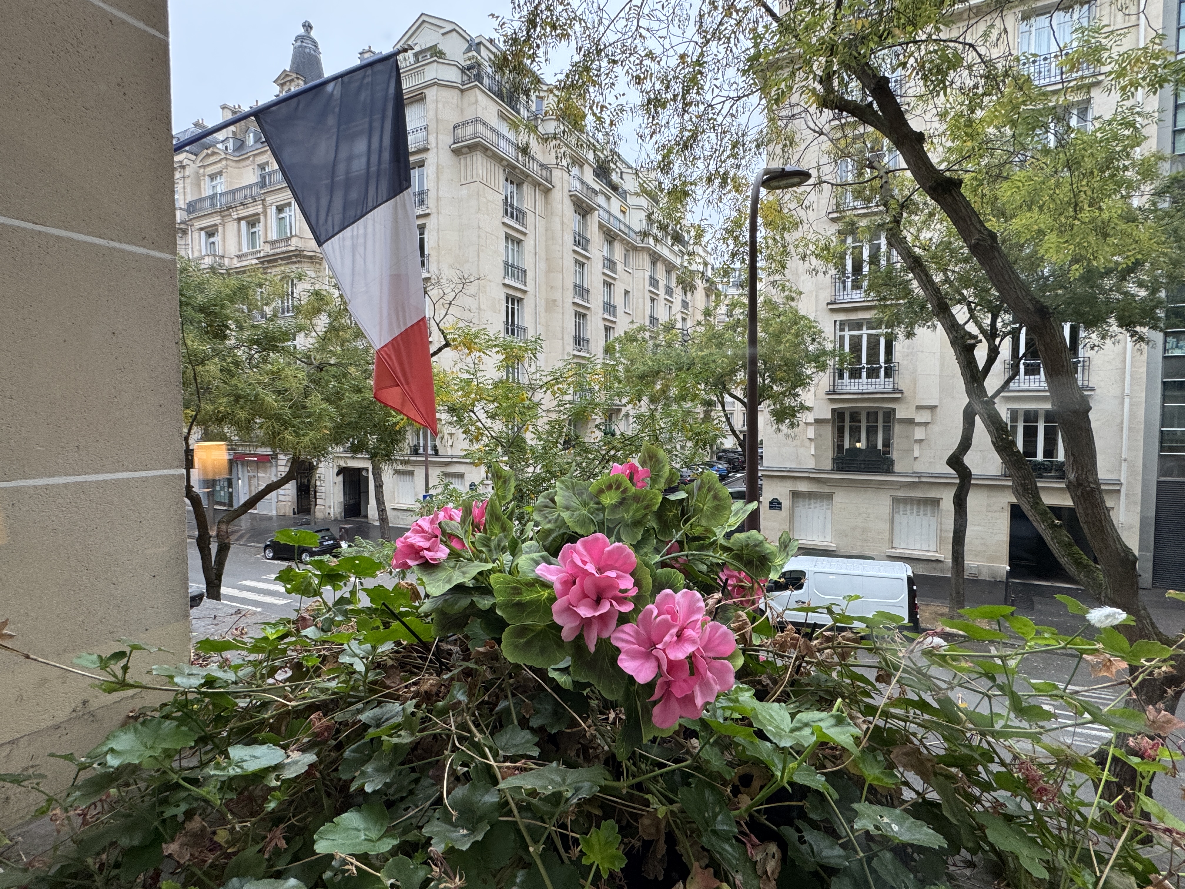Renaissance Paris Nobel Tour Eiffel Hotel family suite view