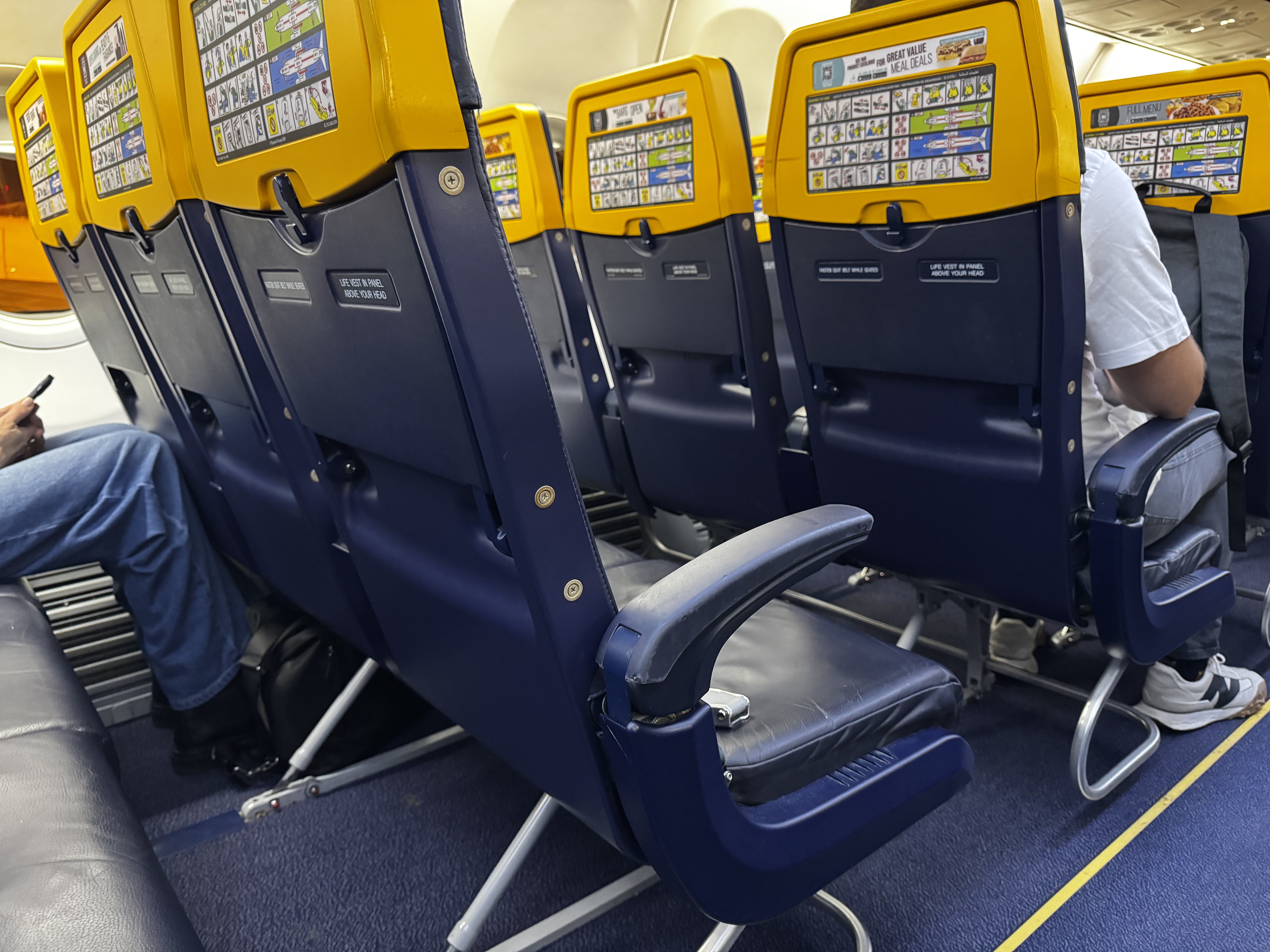 Ryanair Boeing 737 800 seat spacing Ryanair Boeing 737 800 seat spacing
