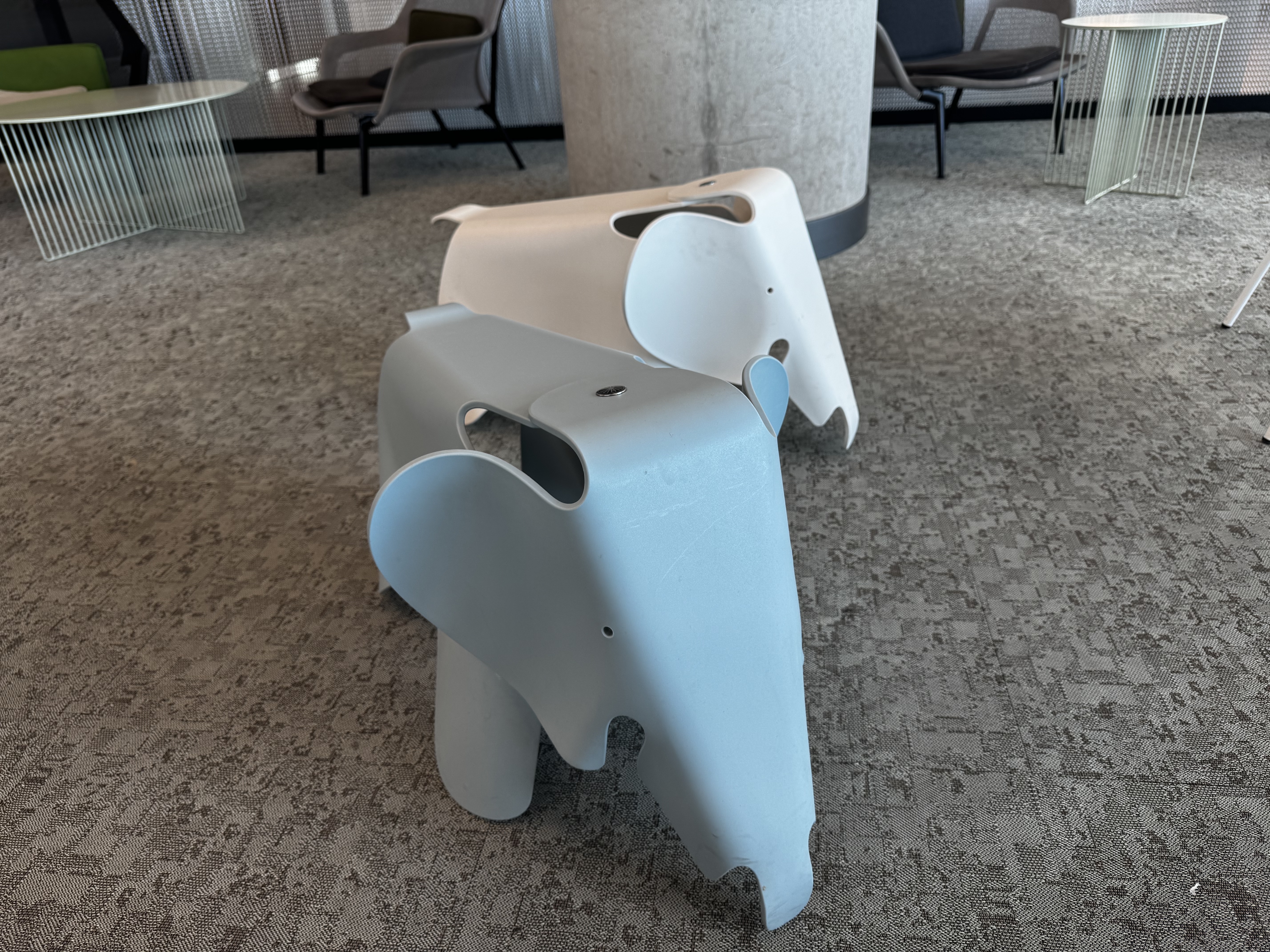Sala VIP Colomer Lounge BCN elephant seats