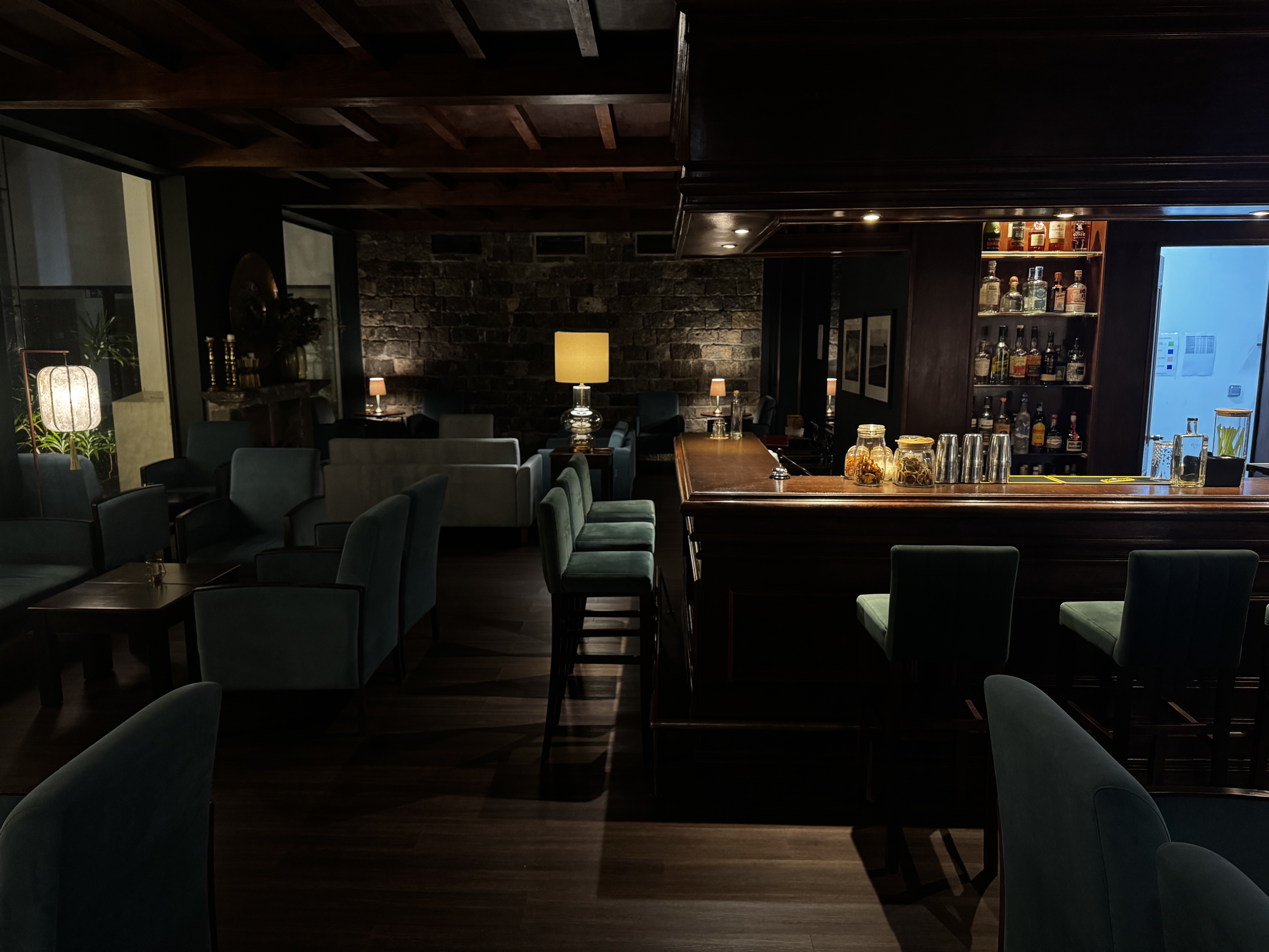Senhora da Rosa Mr Mrs Smith Azores bar