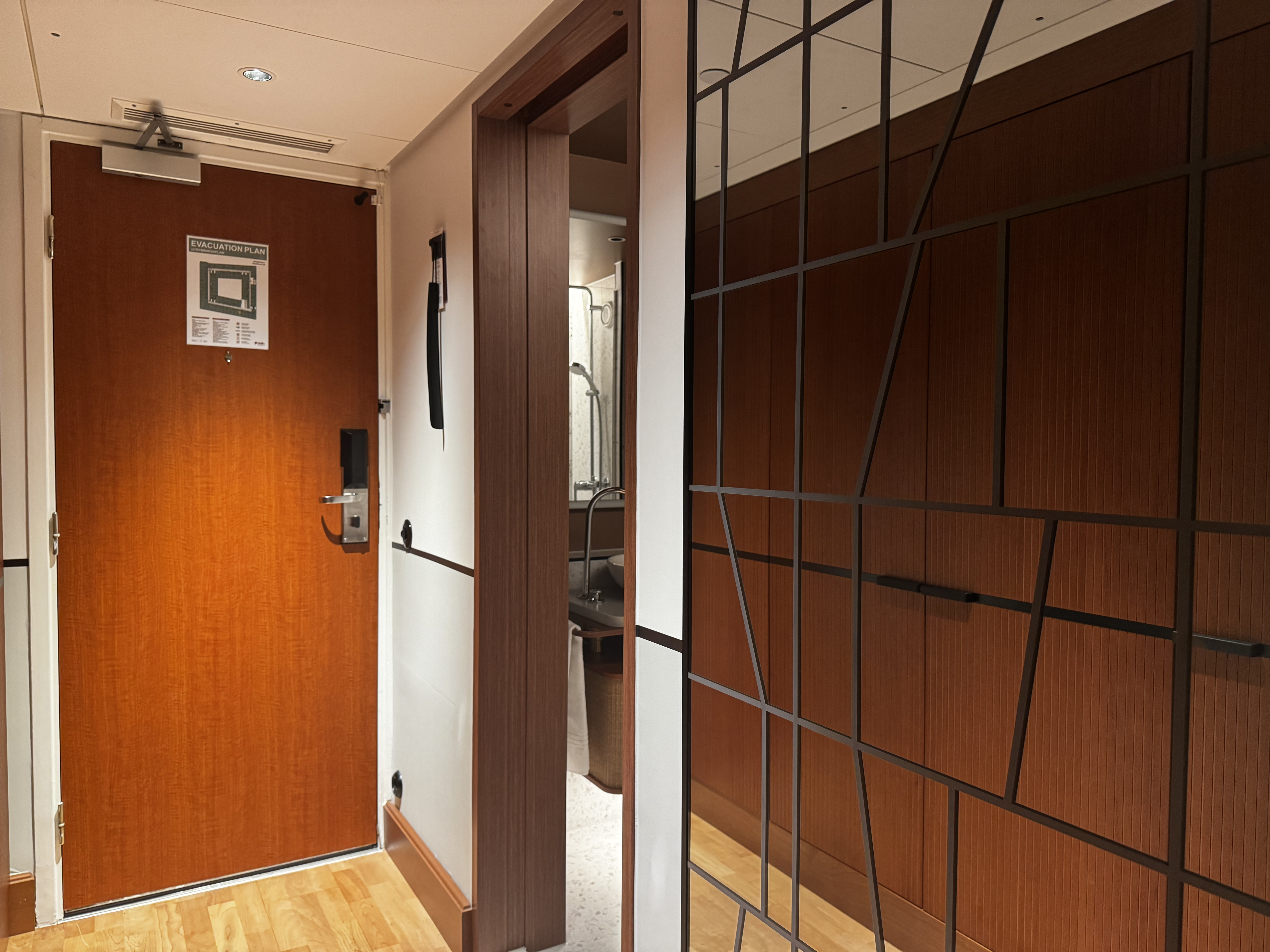 Sheraton Stockholm Hotel bedroom entry