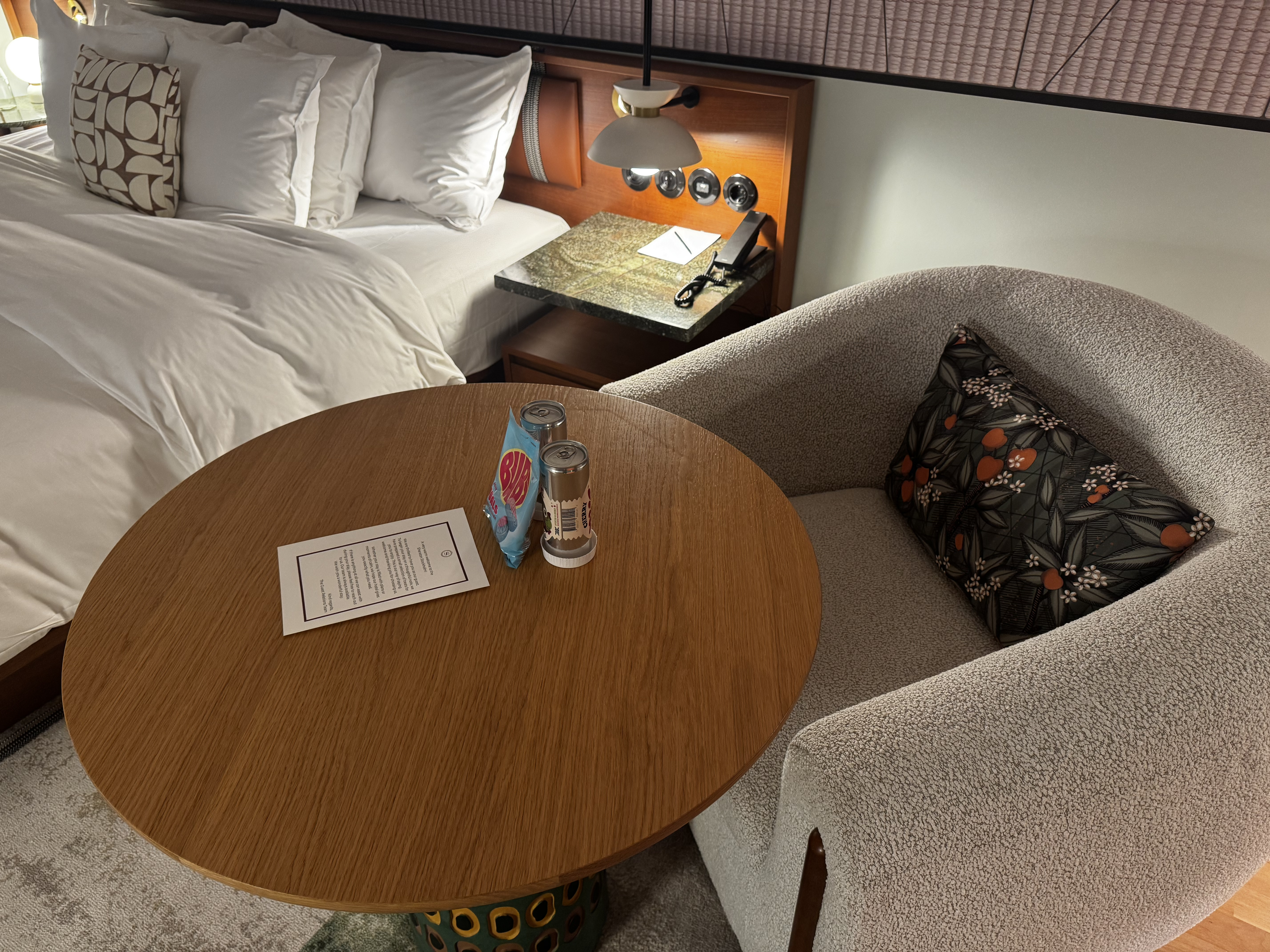 Sheraton Stockholm Hotel bedroom table chair