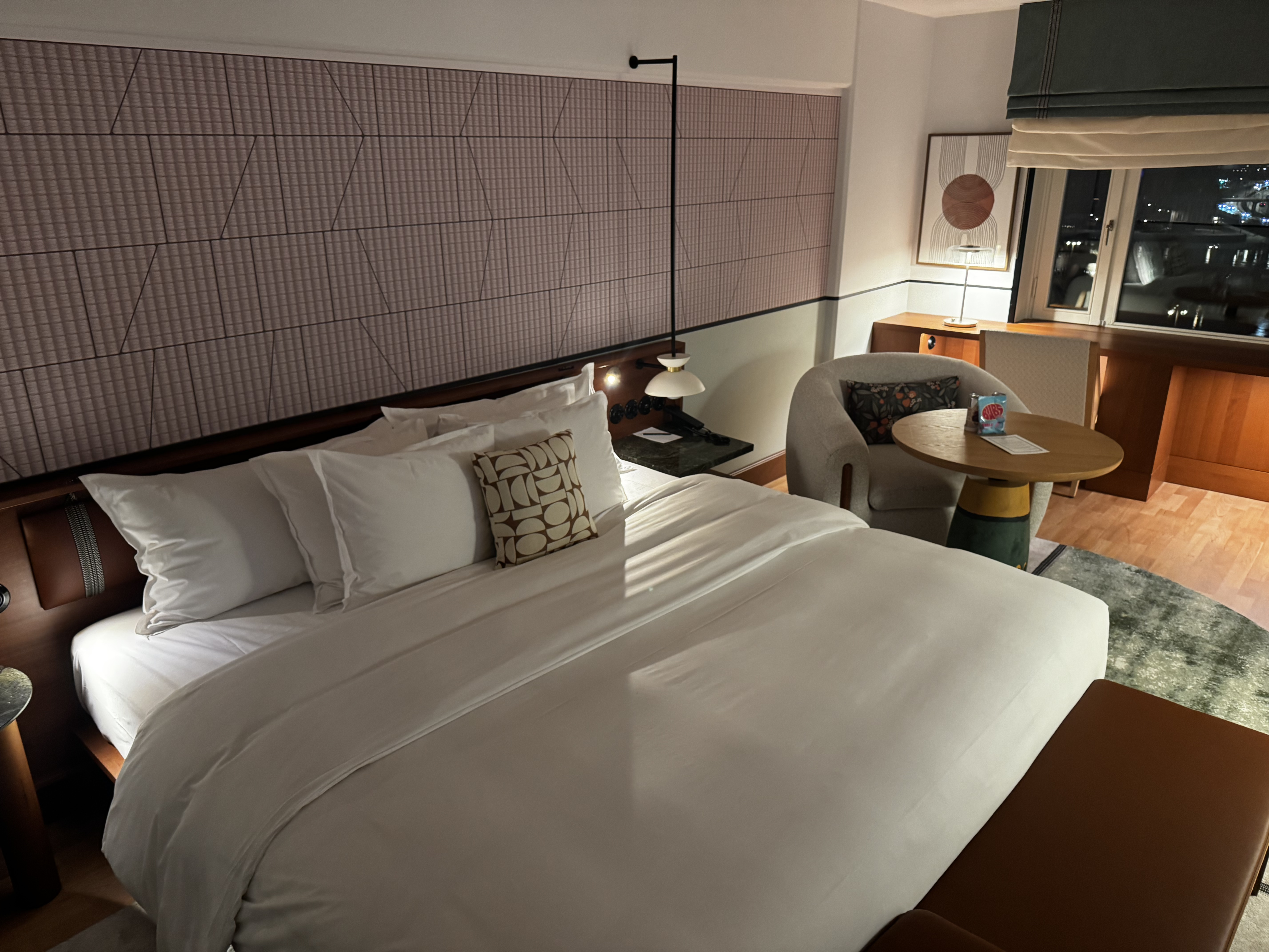 Sheraton Stockholm Hotel bedroom