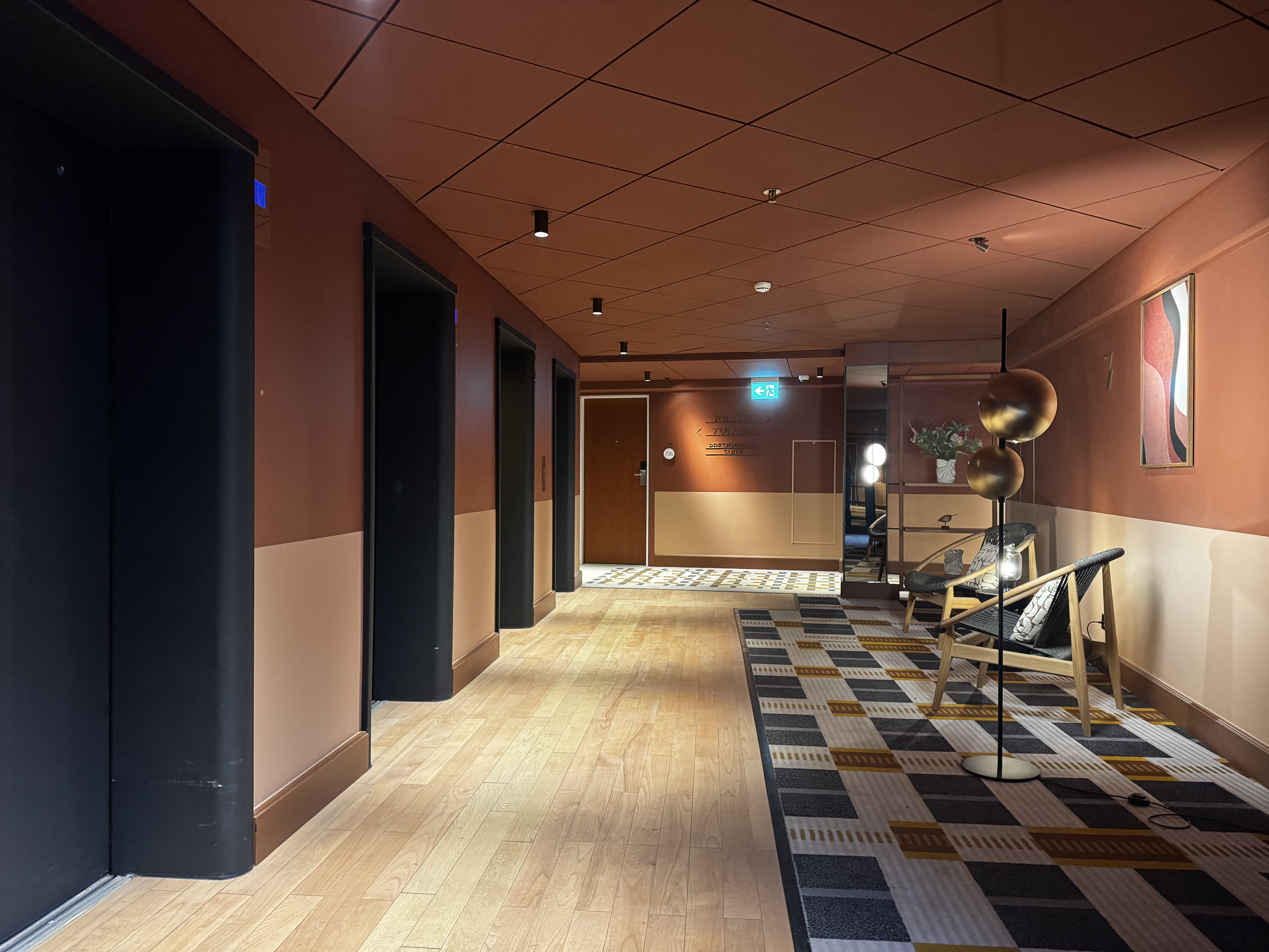 Sheraton Stockholm Hotel elevator waiting area