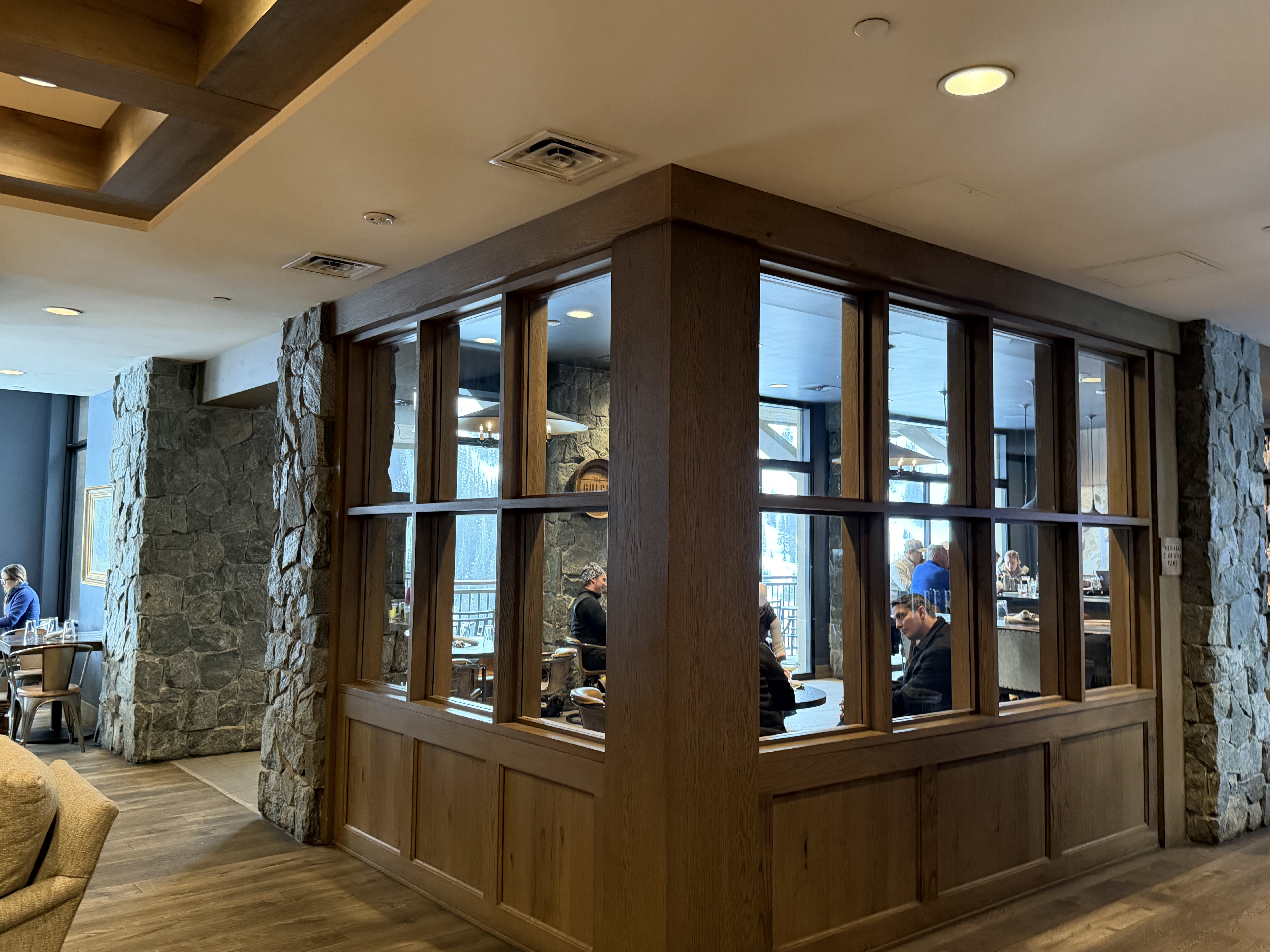 Snowpine Lodge Gulch Pub