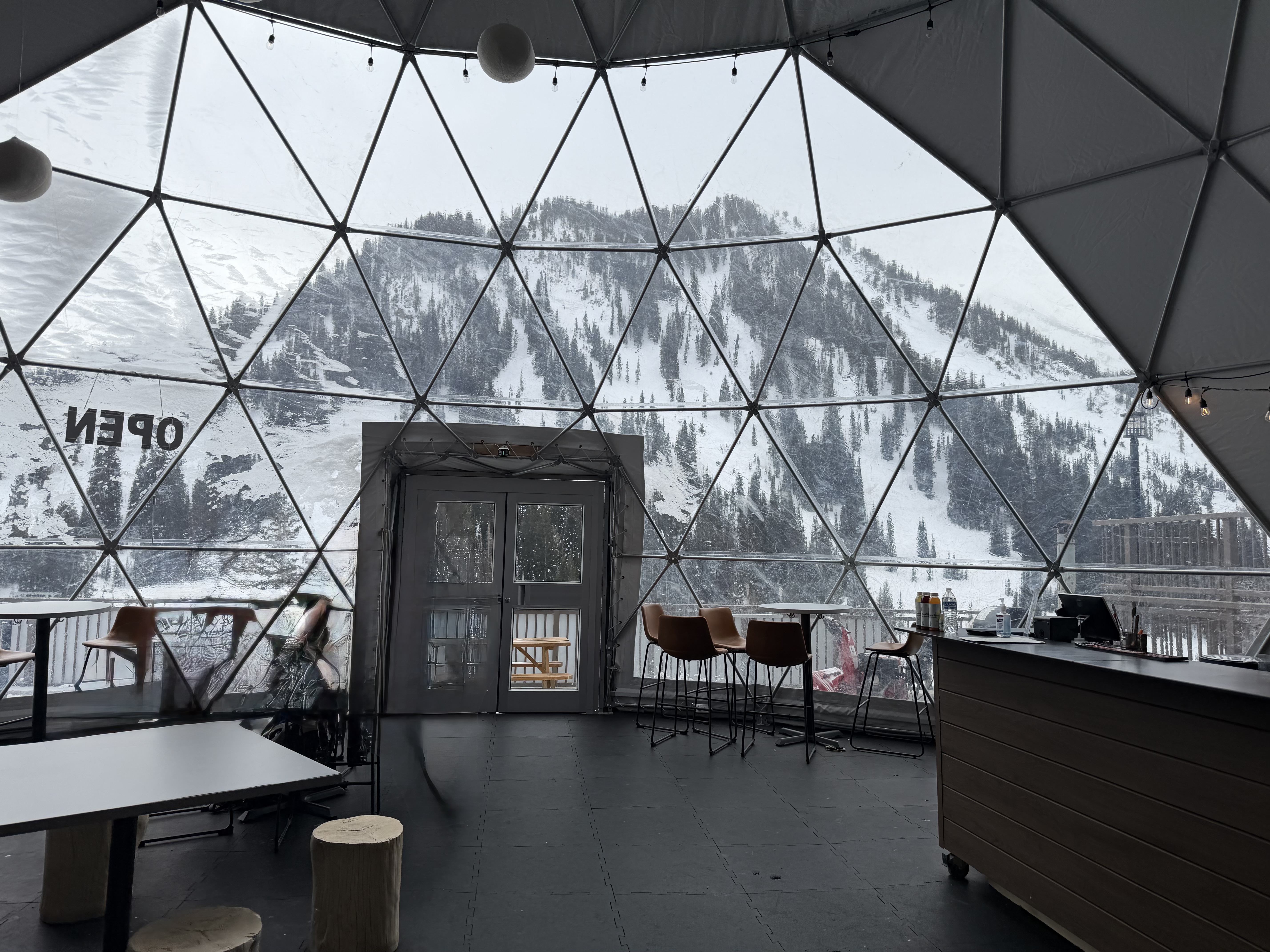 Snowpine Lodge Igloo