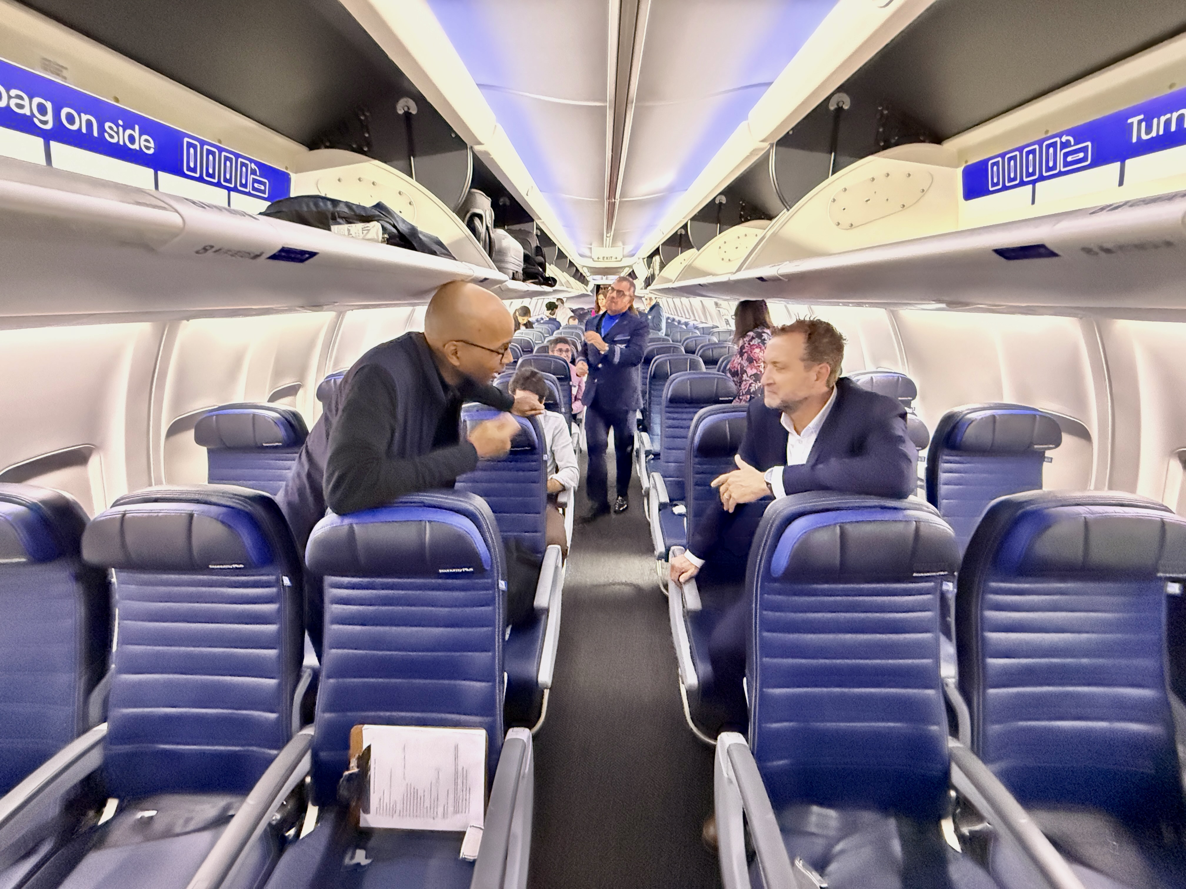 United 737 800 Economy Cabin