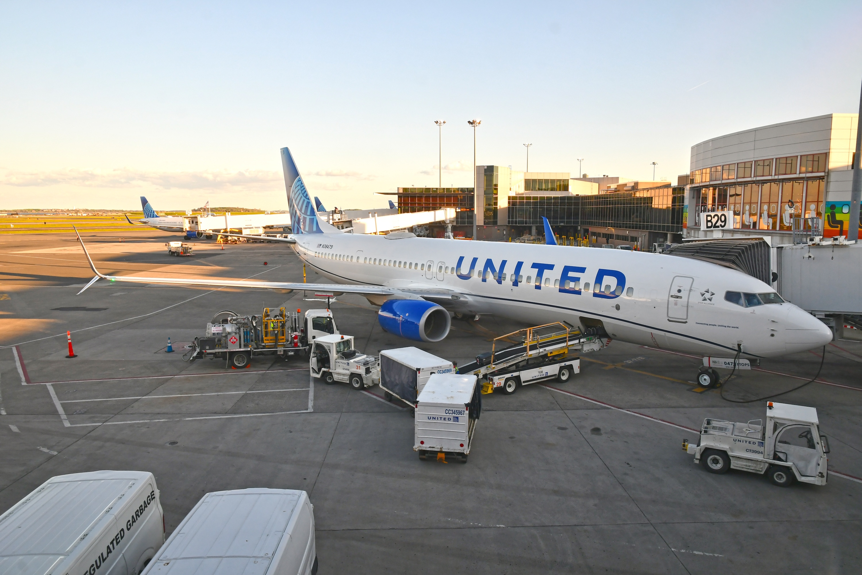 United 737 900ER Boston