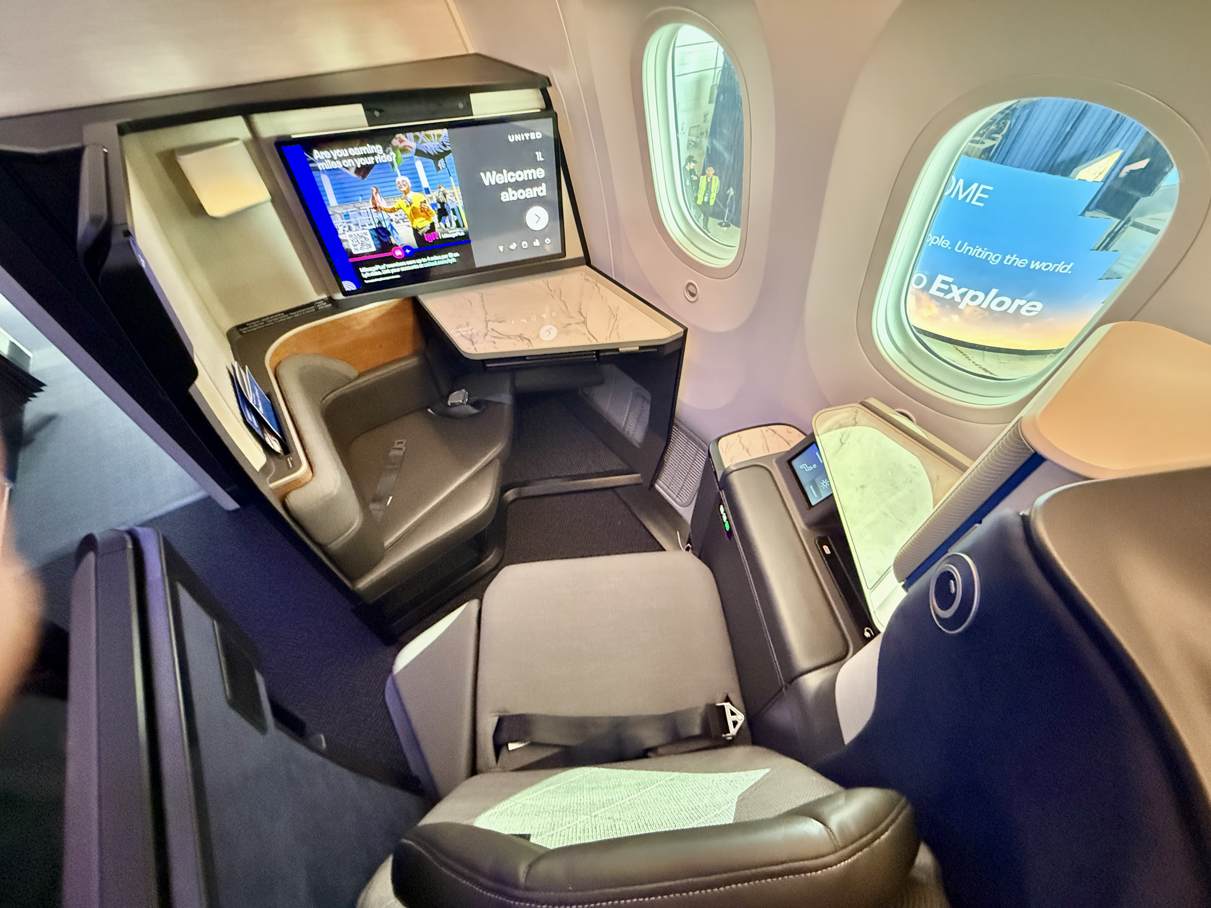 United 787 9 Elevated Polaris Studio Pverview Wide Angle