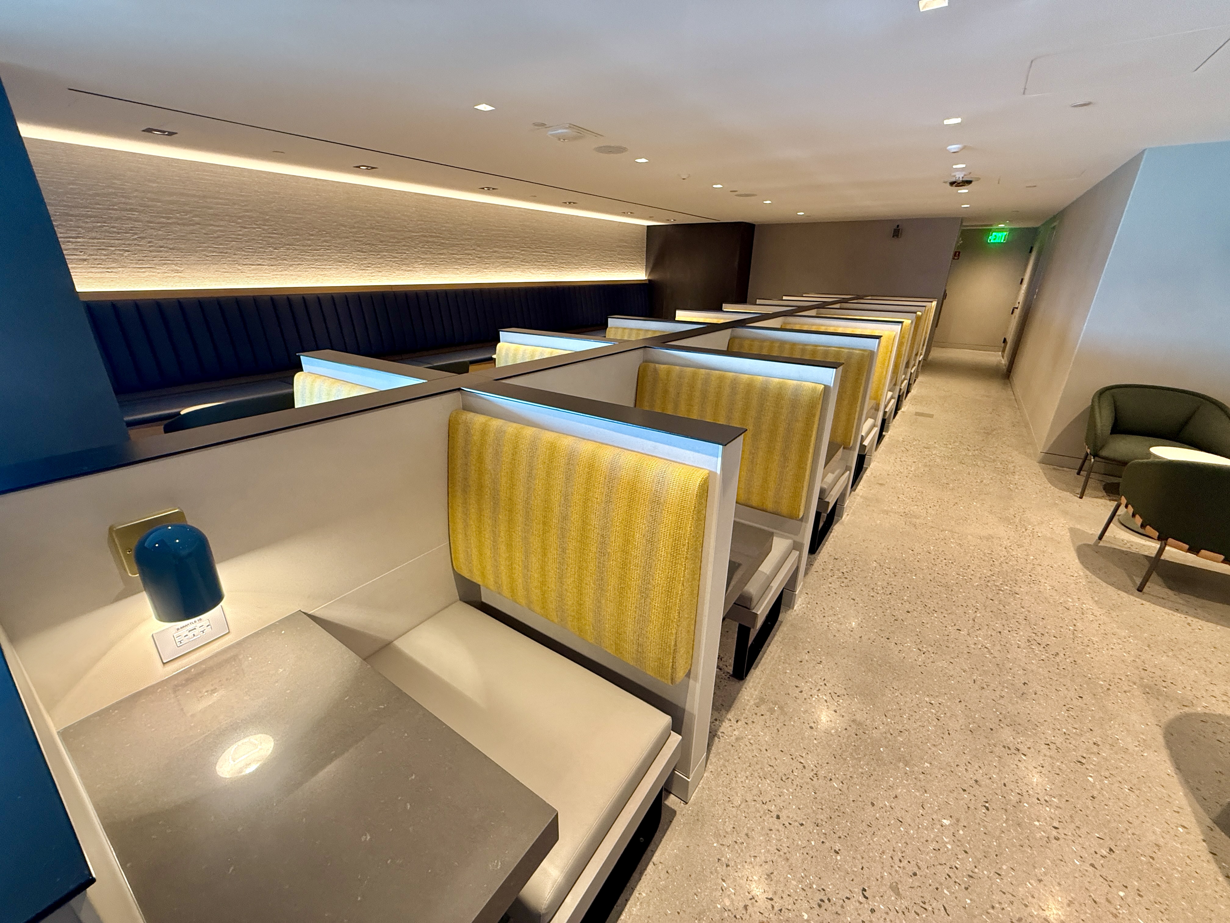 United Club Denver B West Level 3 Bar Benches United Club Denver B West Level 3 Bar Benches