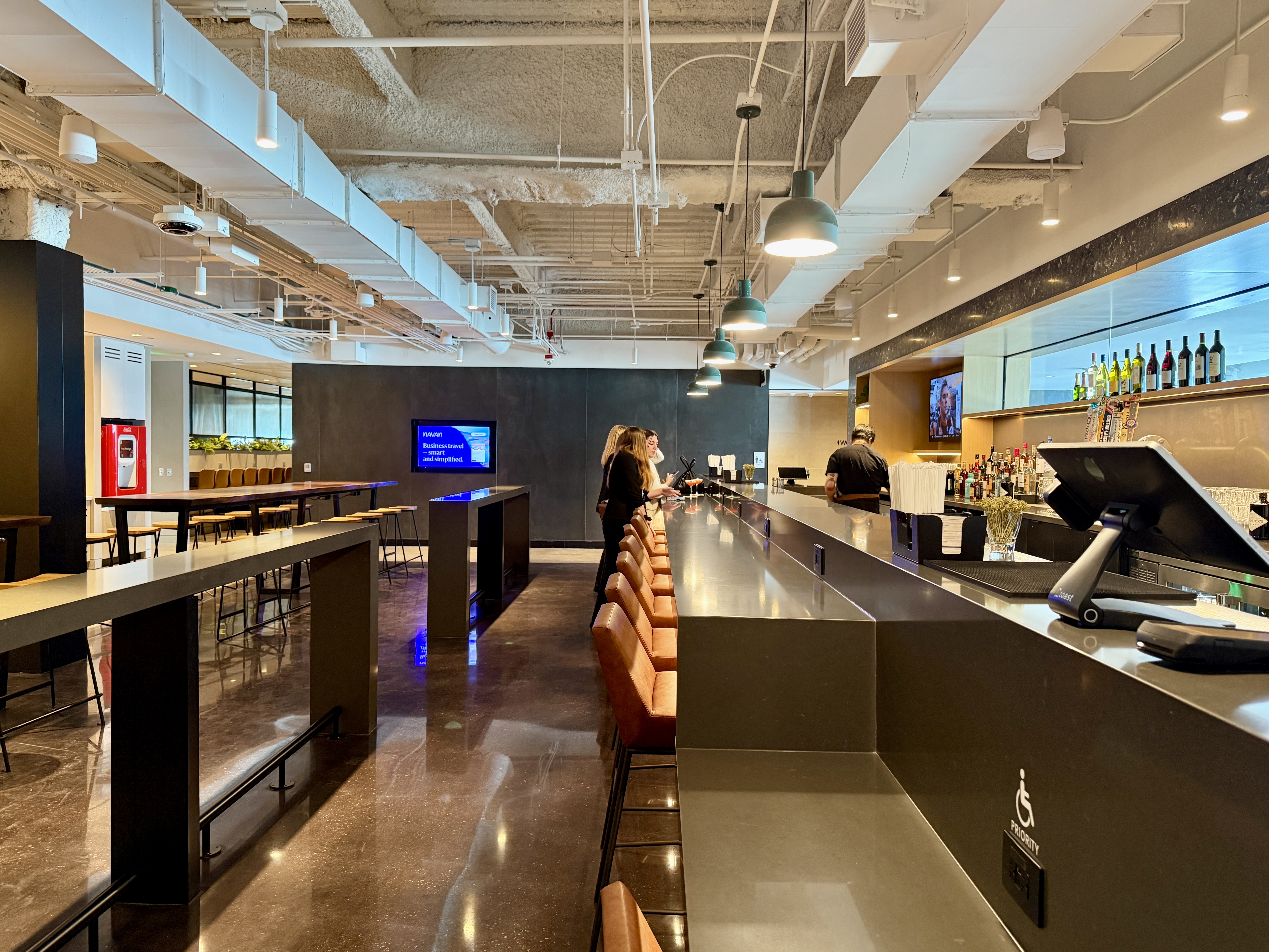 United Club Denver B West Level 3 Bar United Club Denver B West Level 3 Bar