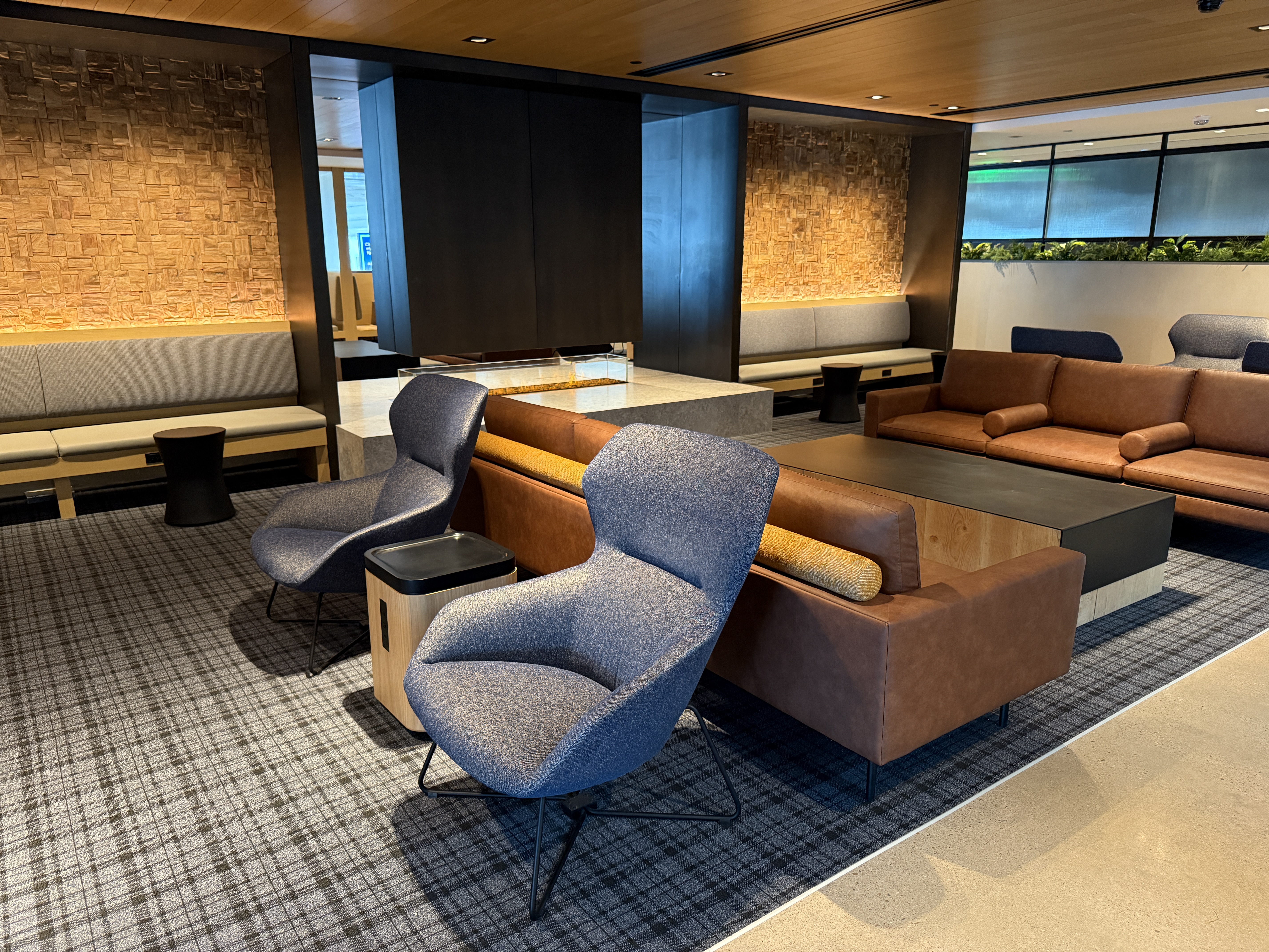 United Club Denver B West Level 3 Fireplace Seating United Club Denver B West Level 3 Fireplace Seating