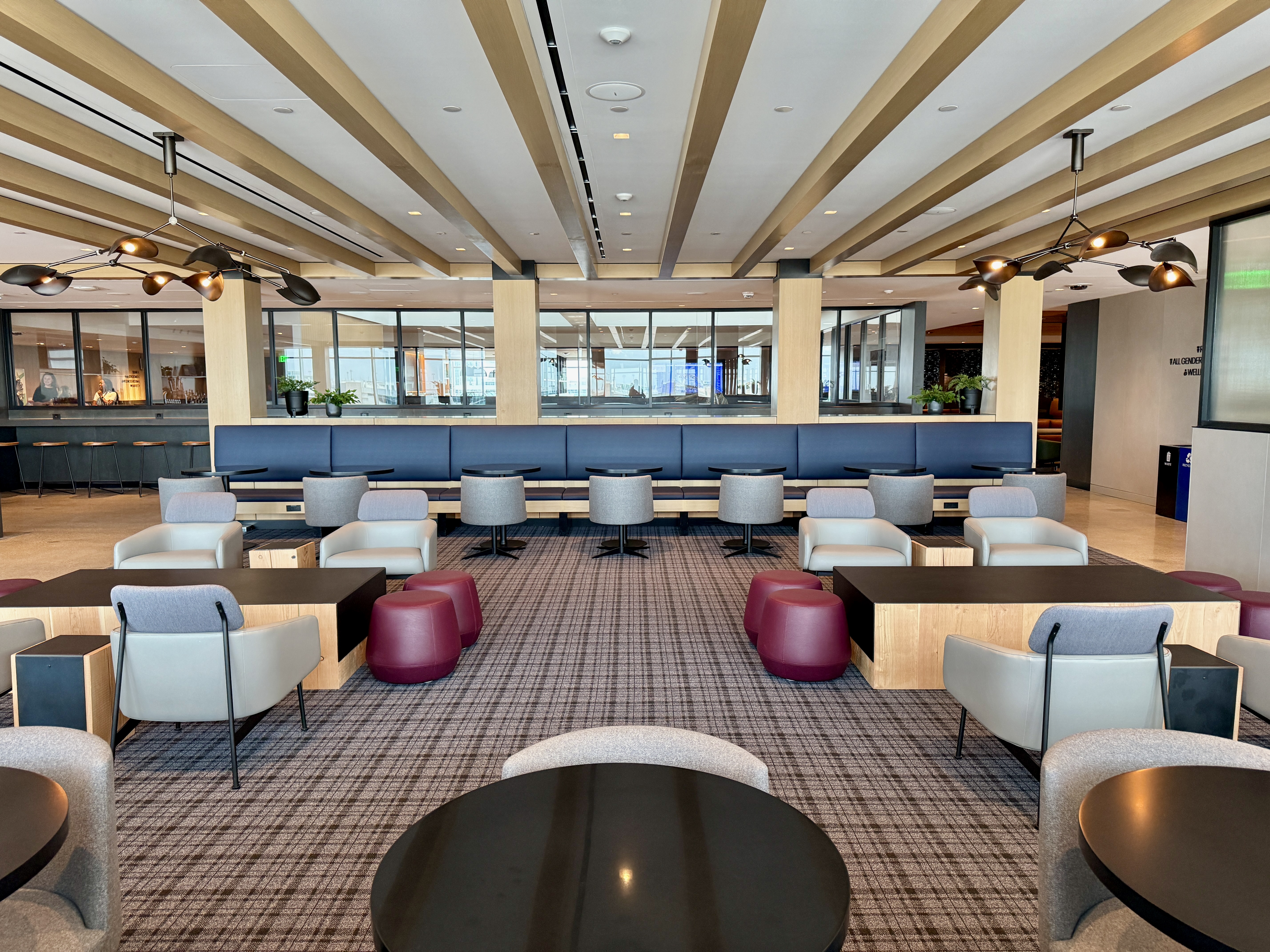 United Club Denver B West Level 4 Seating Options United Club Denver B West Level 4 Seating Options