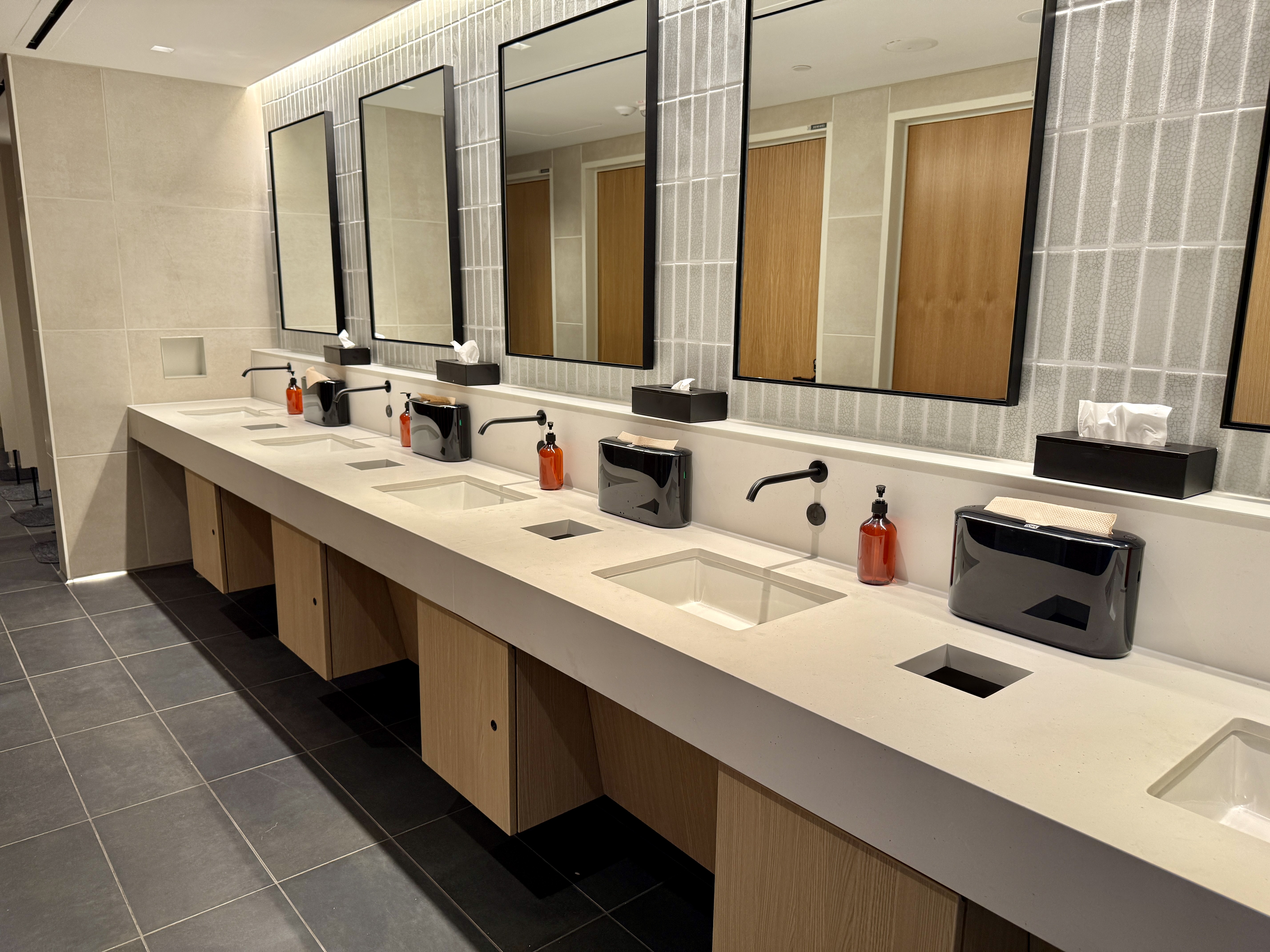 United Club Denver B West Restroom Vanity United Club Denver B West Restroom Vanity