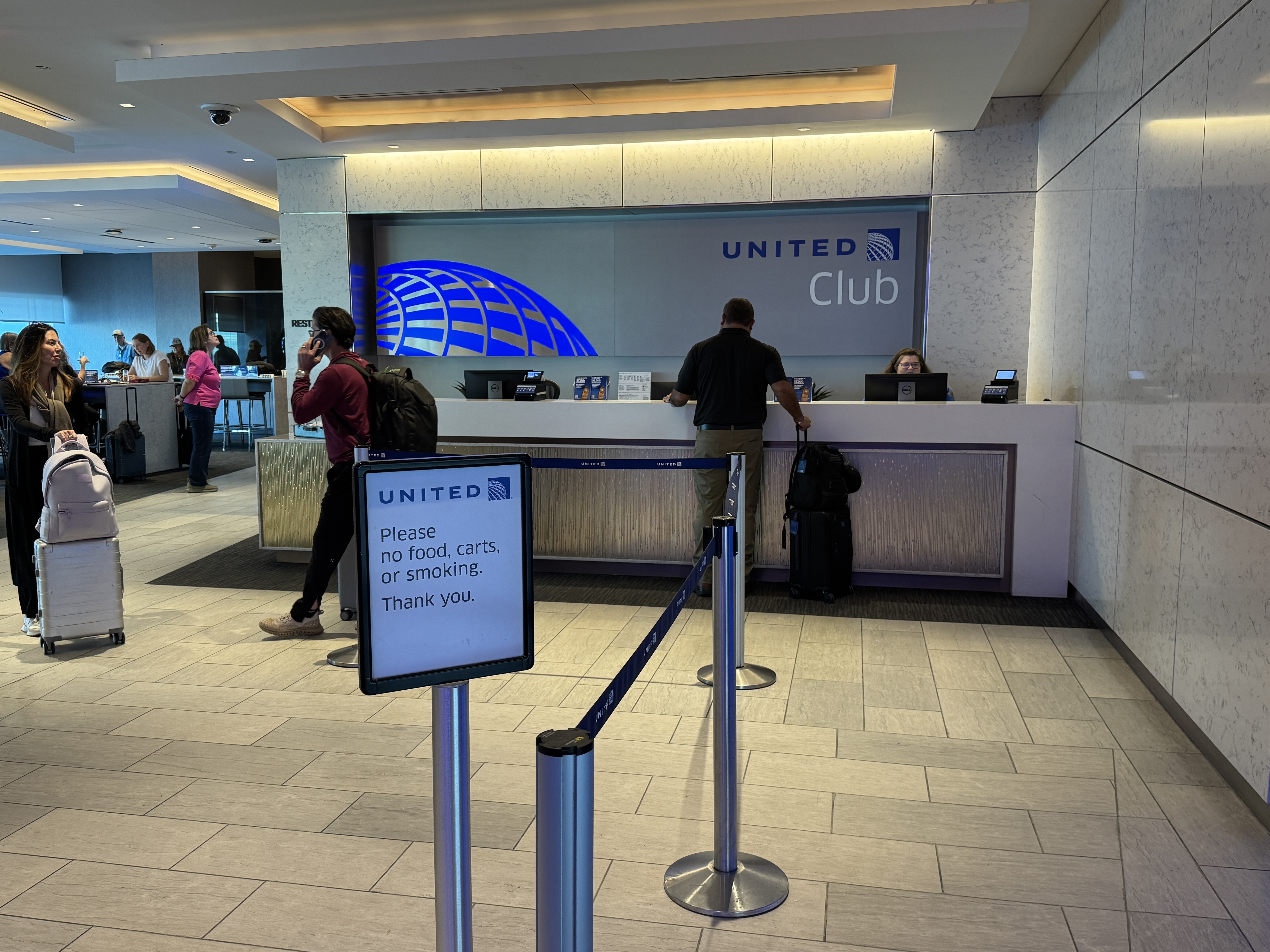 United Club IAH TC check in queue