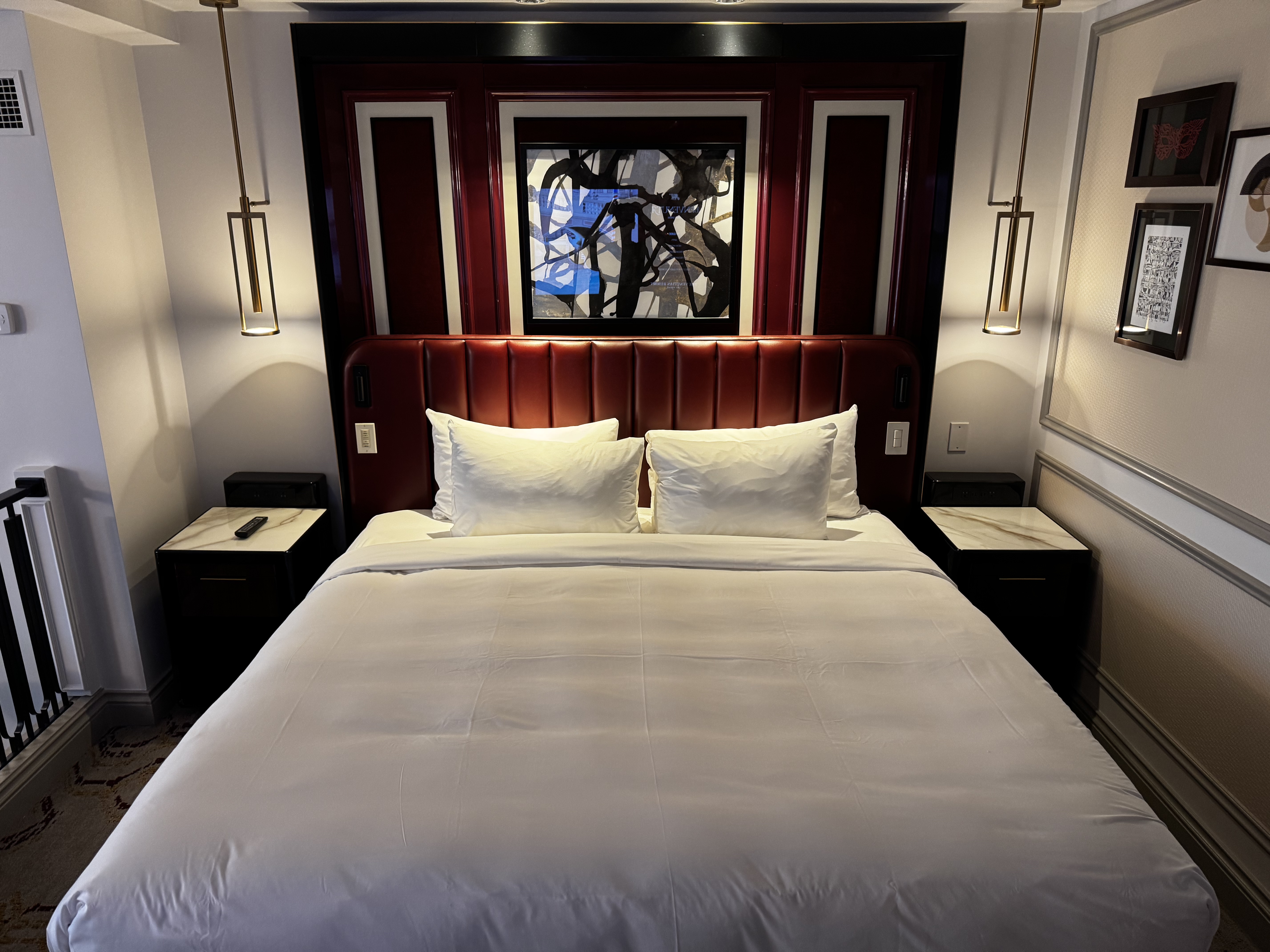 Venetian Las Vegas Remodeled Luxury King Suite bed