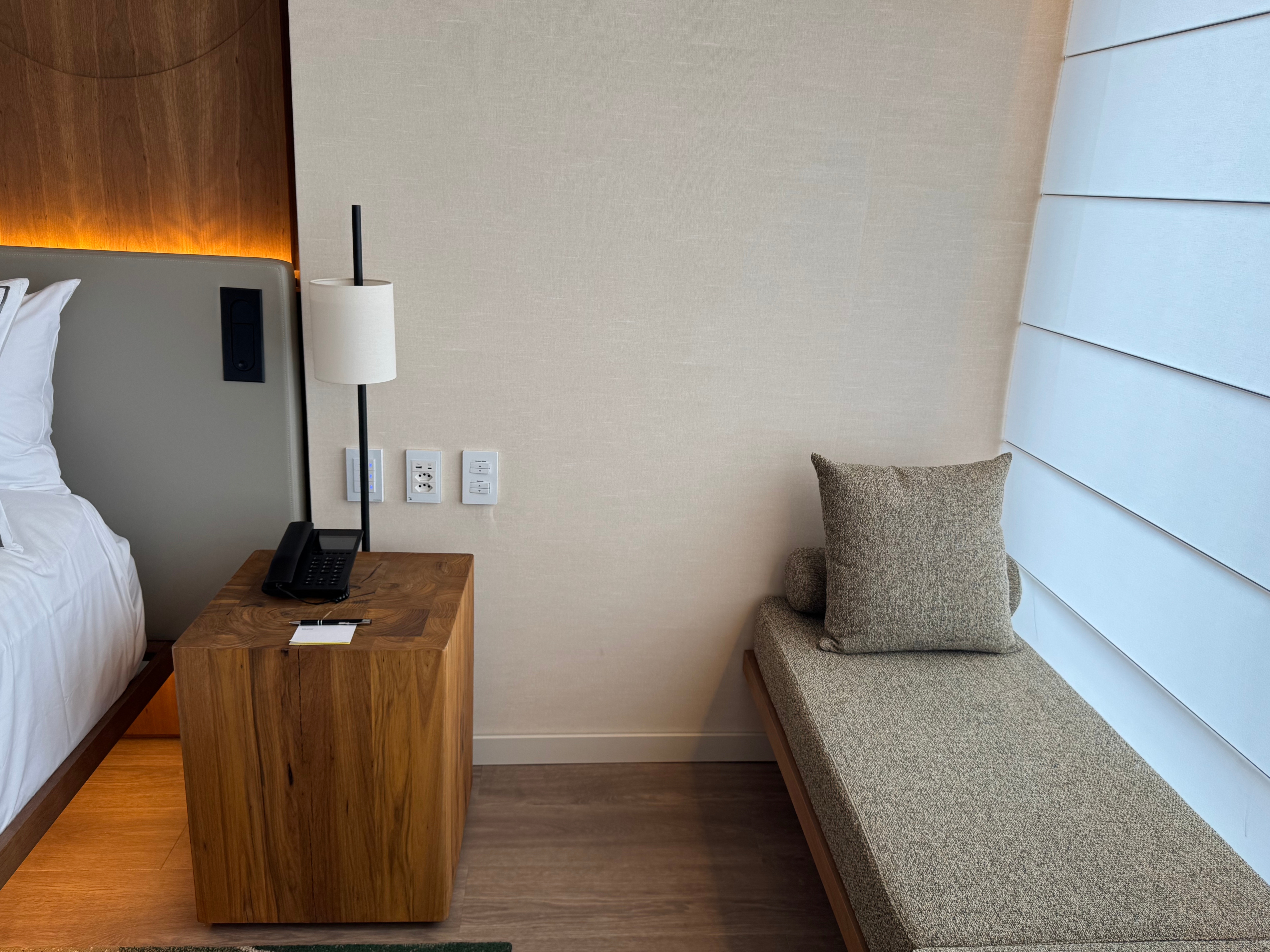 Westin Sao Paulo Marriott bedroom nightstand bench Westin Sao Paulo Marriott bedroom nightstand bench
