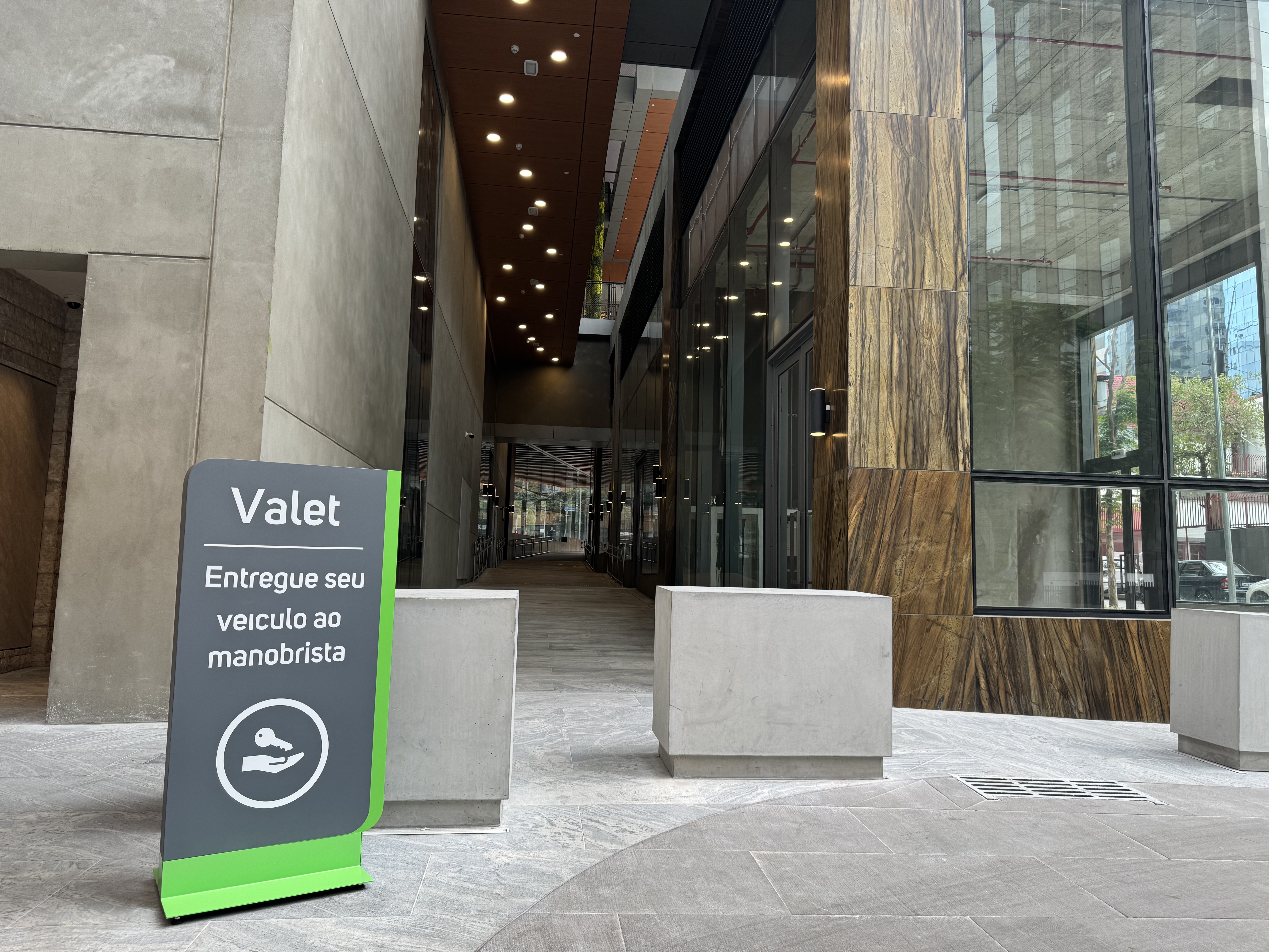 Westin Sao Paulo Marriott valet sign Westin Sao Paulo Marriott valet sign