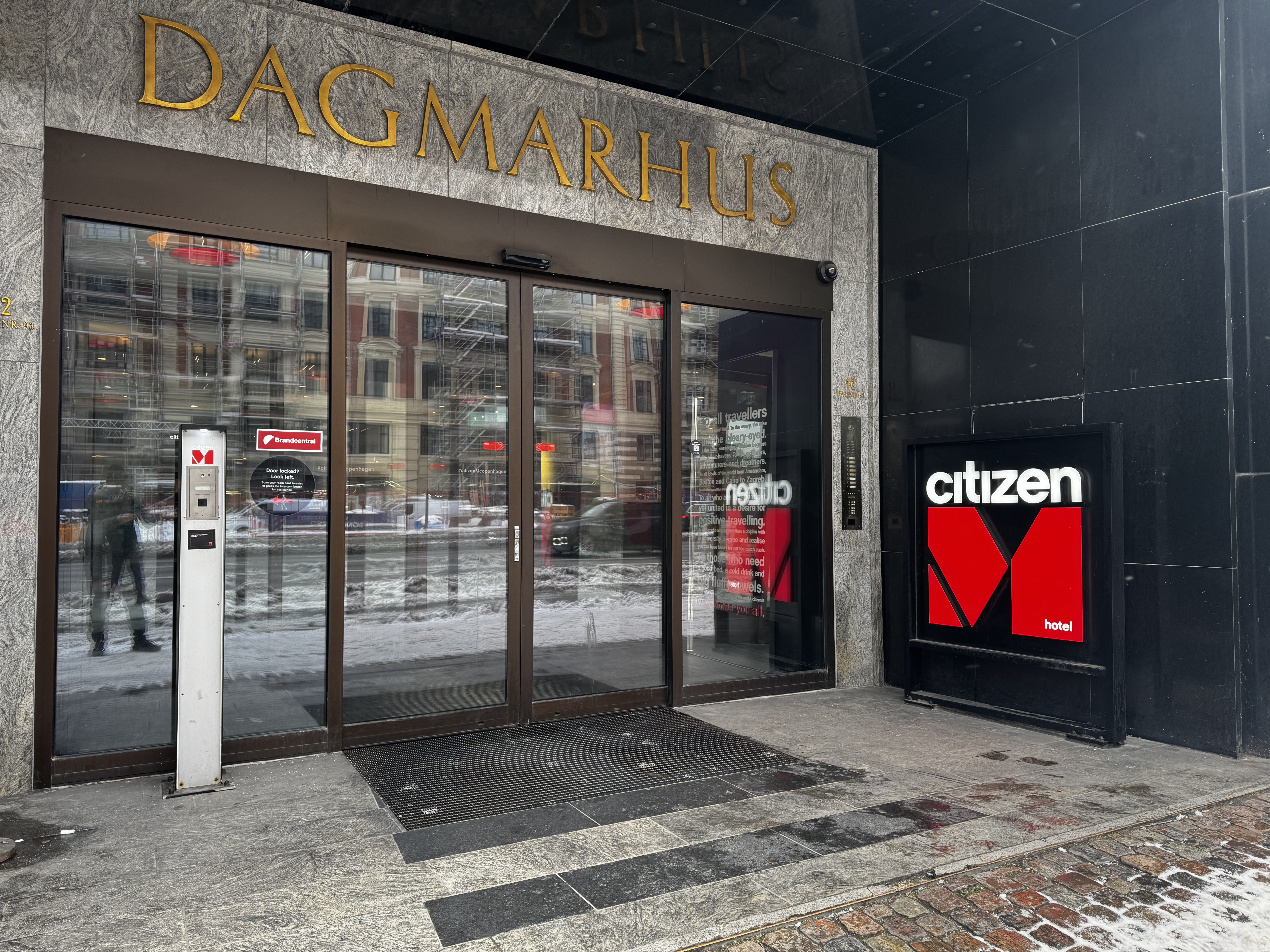 citizenM Copenhagen Radhuspladsen entrance citizenM Copenhagen Radhuspladsen entrance