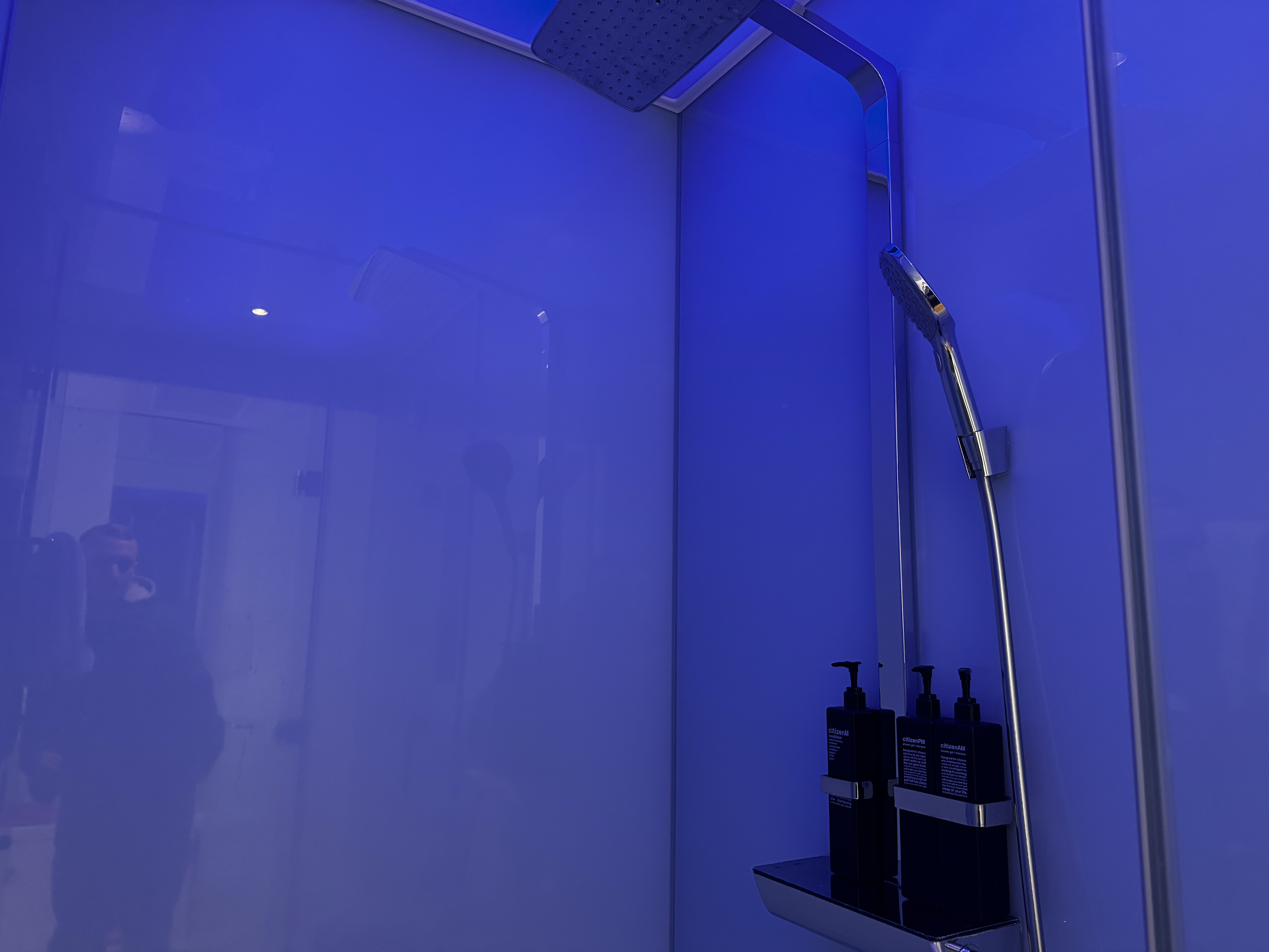 citizenM Copenhagen Radhuspladsen shower