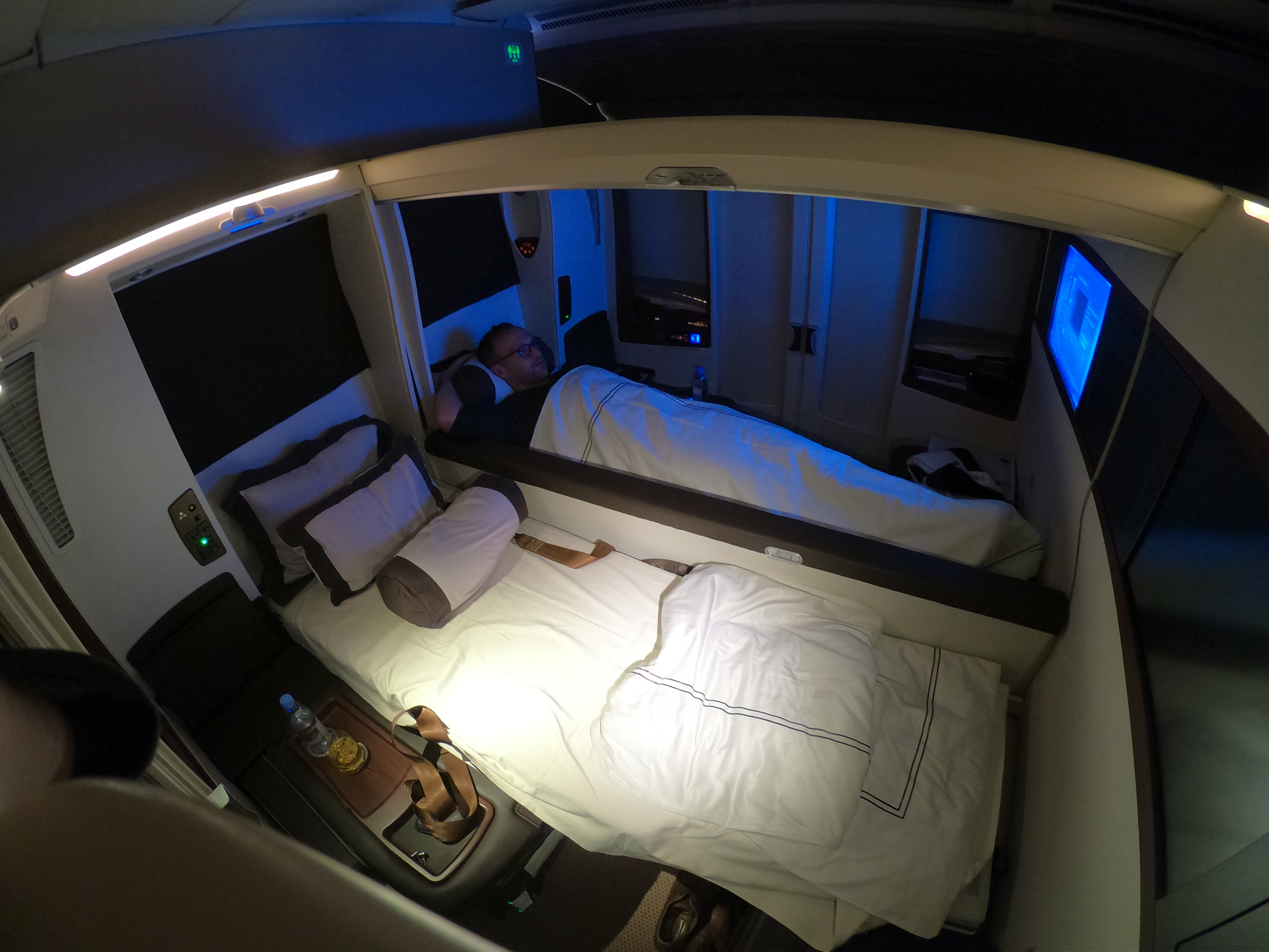 Singapore Airlines First Class Suites Frankfurt to Singapore Double Bed Singapore Airlines First Class Suites Frankfurt to Singapore Double Bed