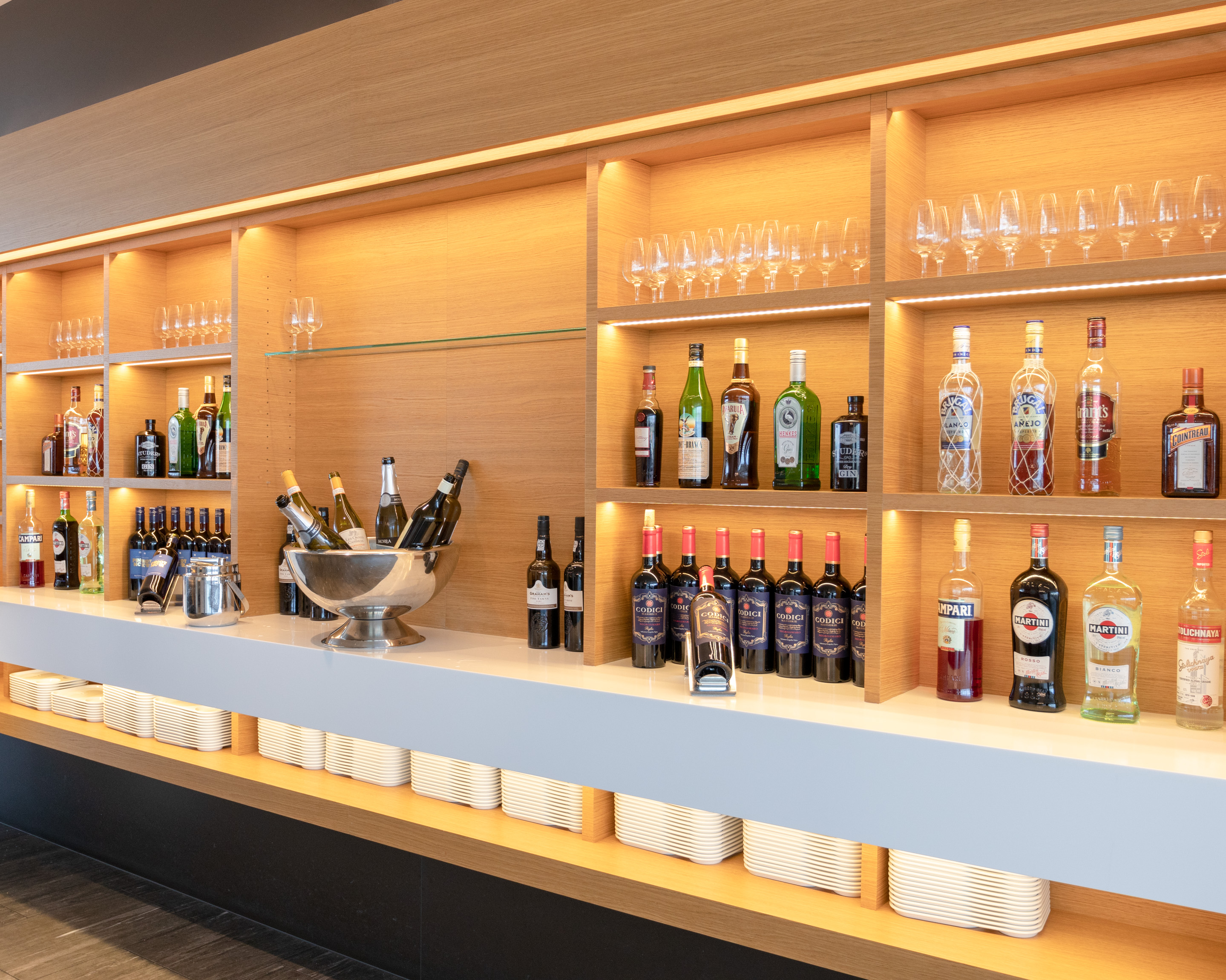 Swiss Senator Lounge Zurich Wine