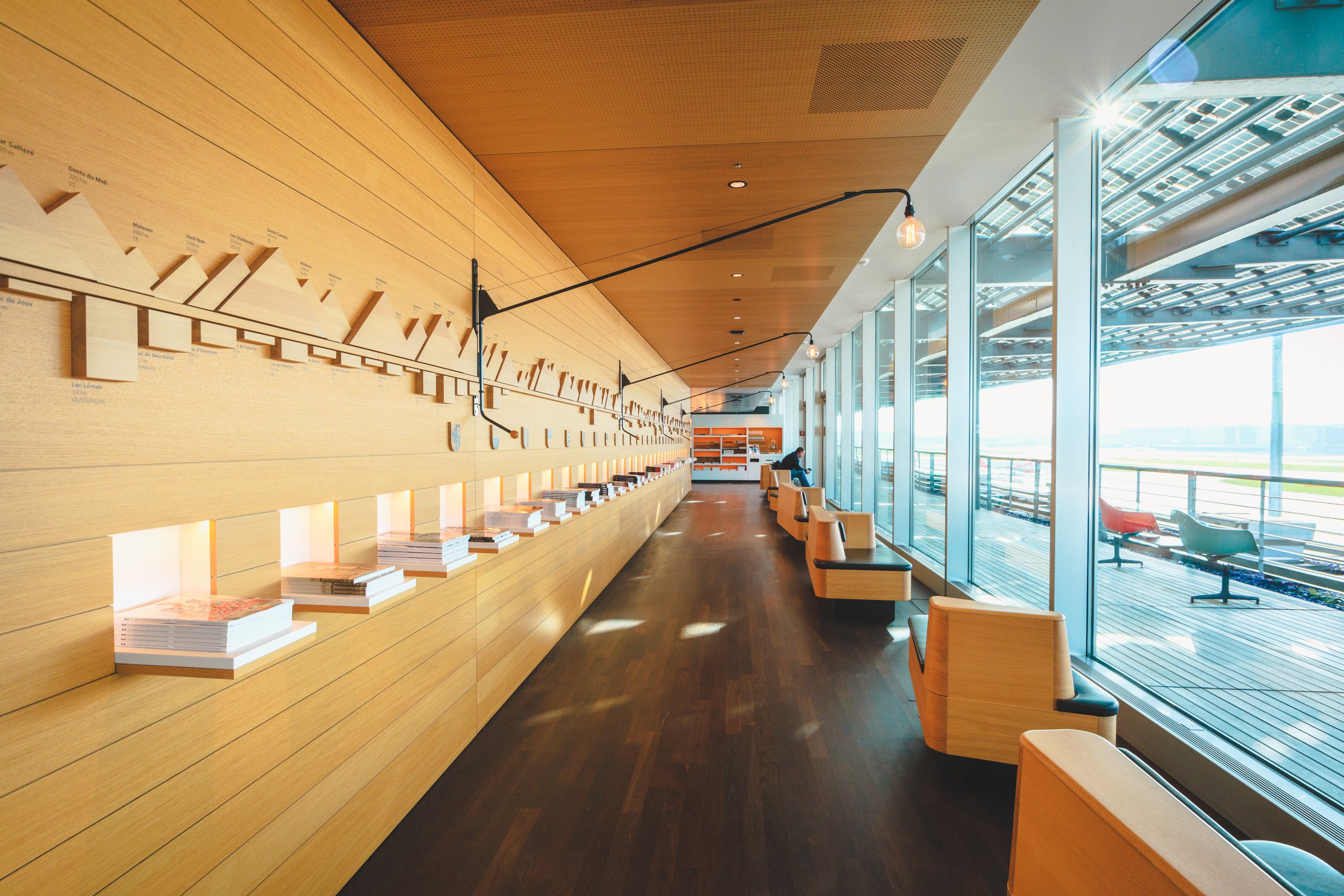Swiss Senator Lounge Zurich Design