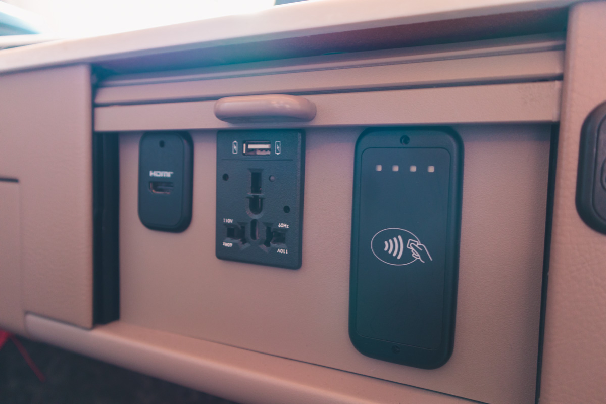 Singapore Airlines new A380 First Suite Power and USB