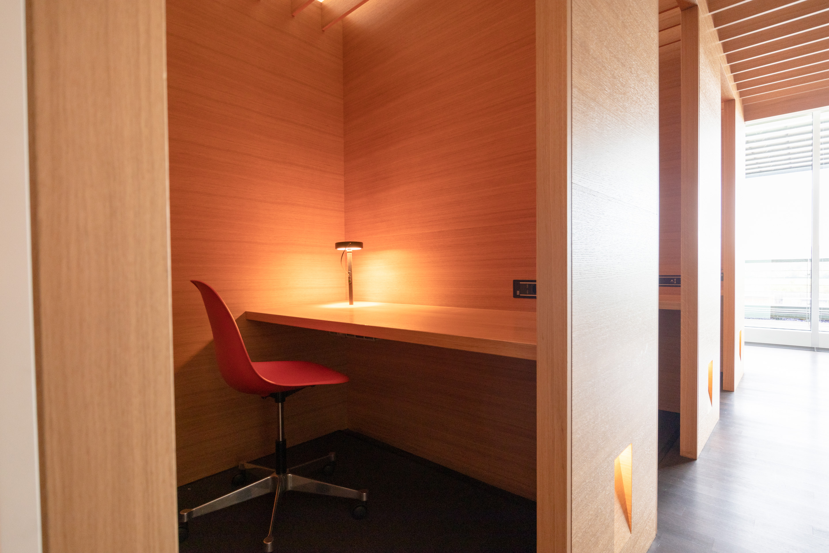 Swiss Senator Lounge Zurich Work