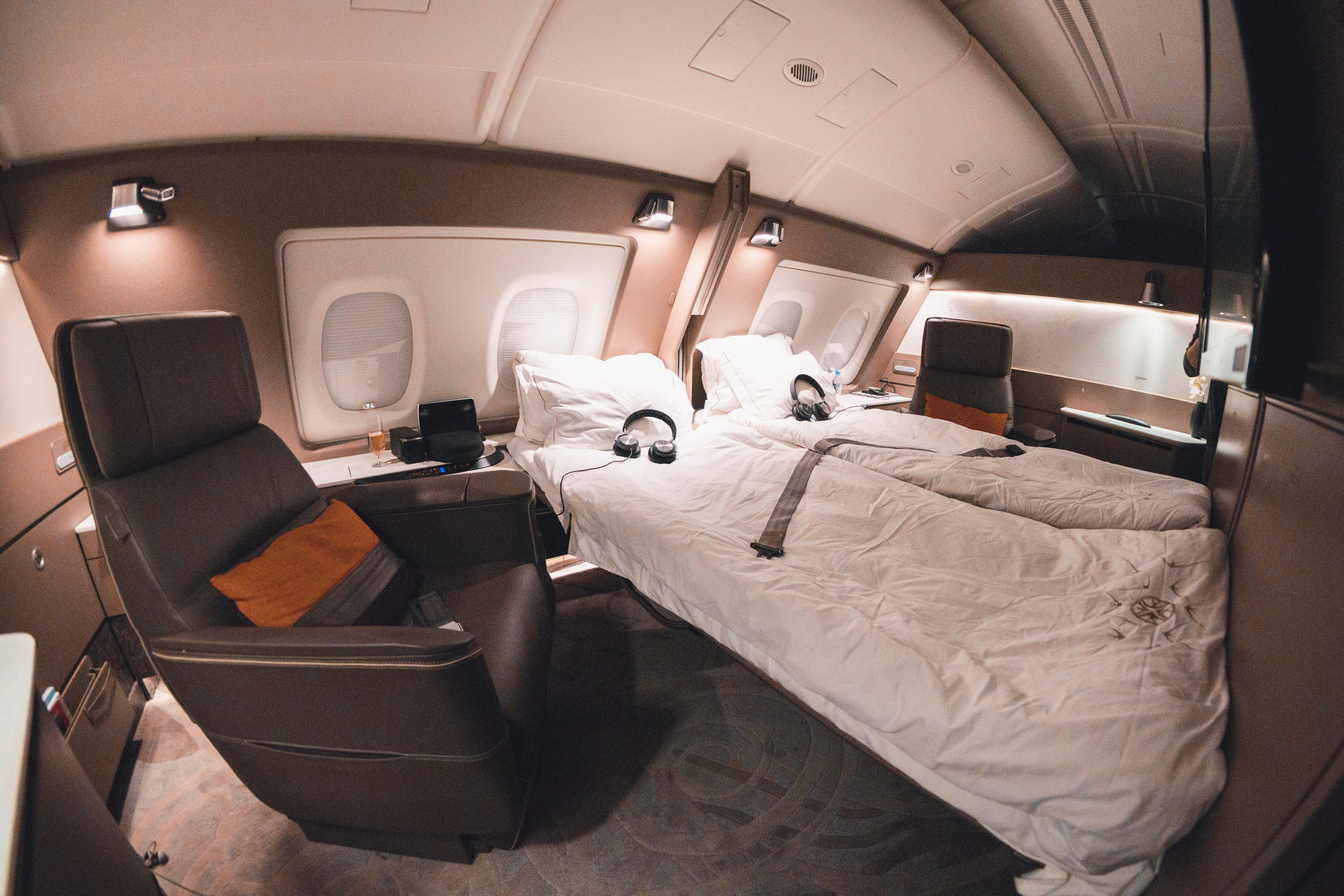 34-Singapore Airlines new A380 First Suite Double Bed