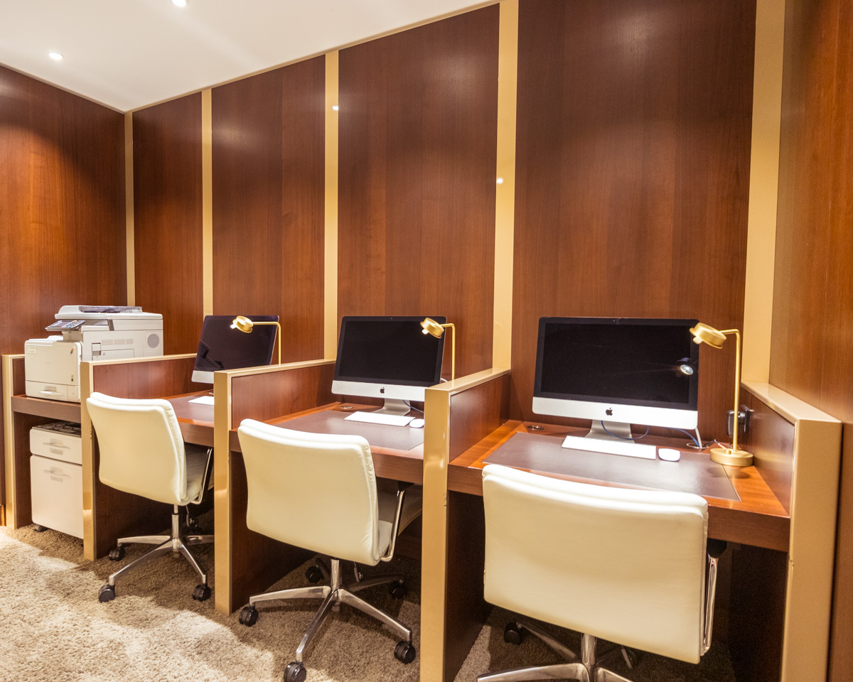 Etihad Lounge Business Center