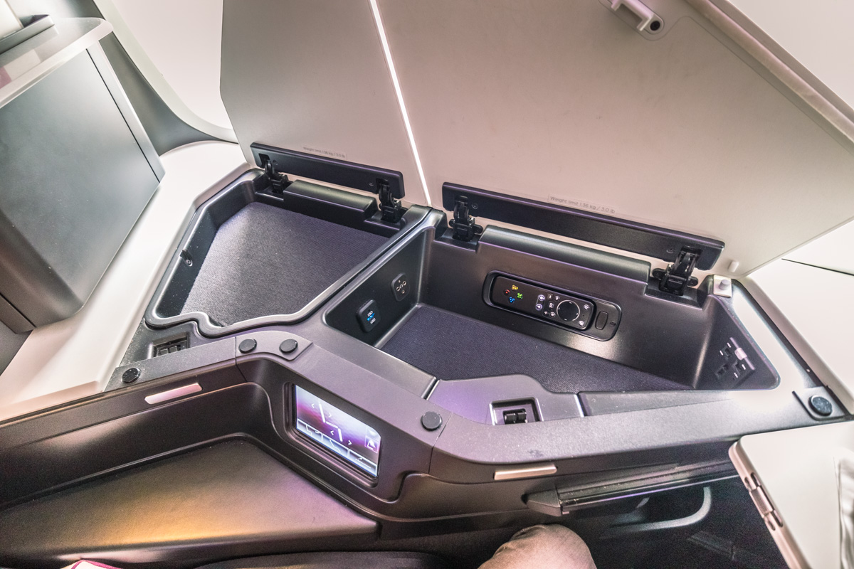 Virgin Australia 777 the business Storage
