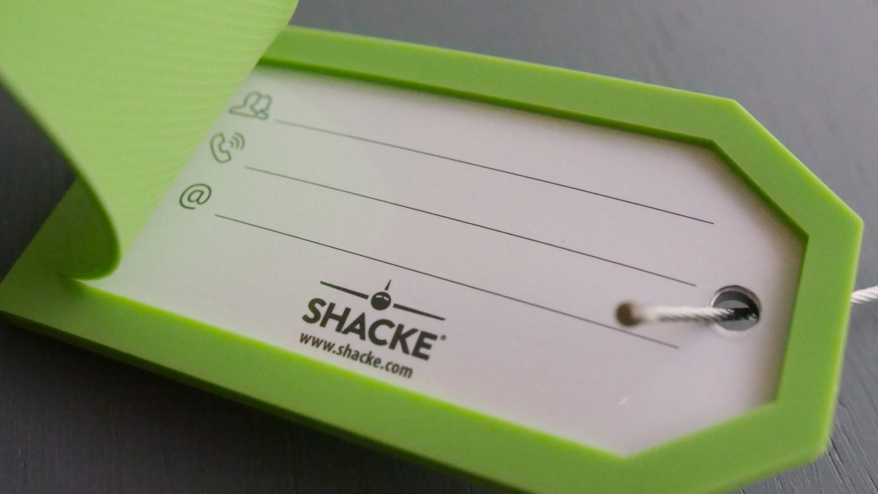 Easy to read luggage tag