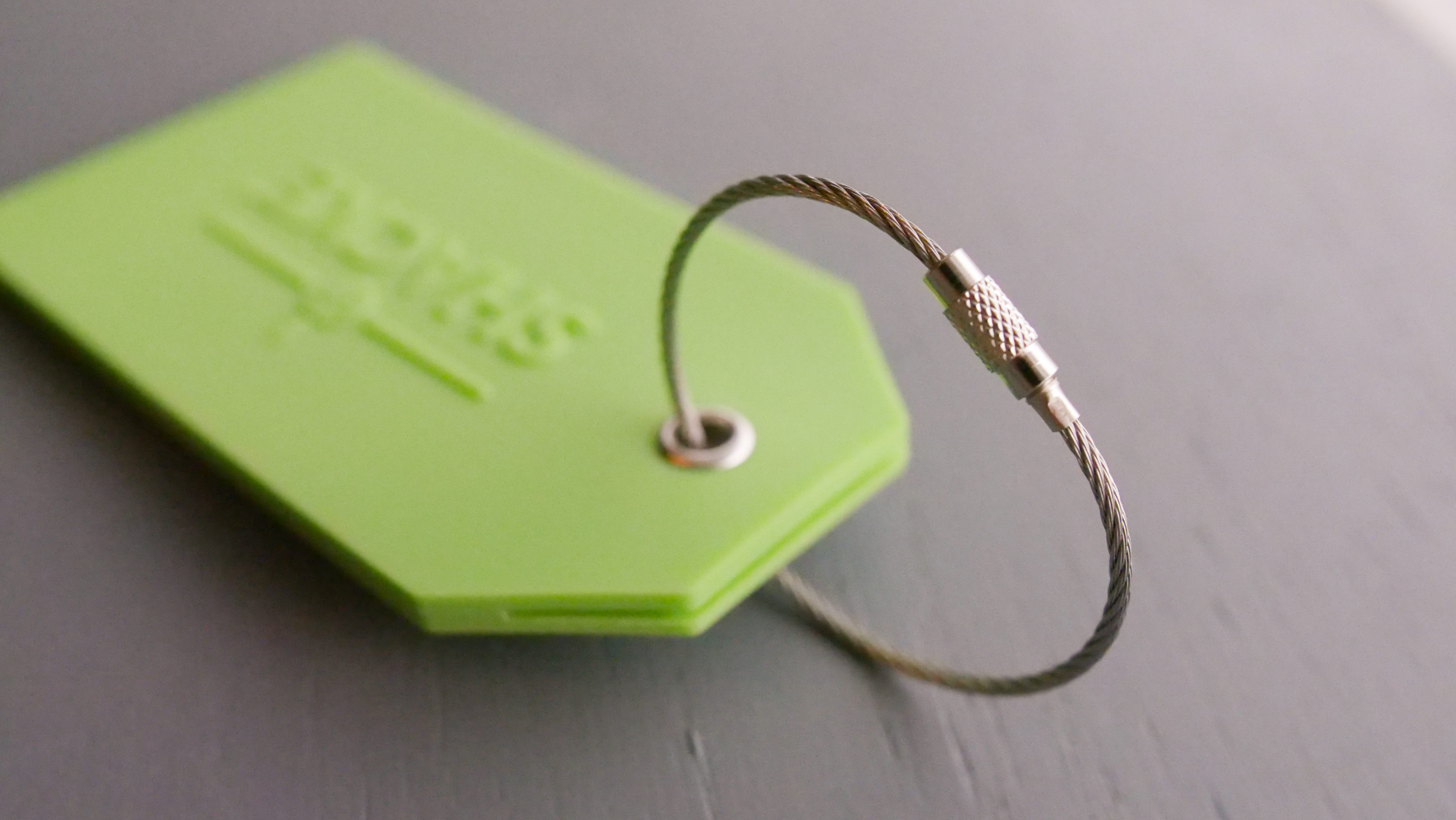 Well secured luggage tag