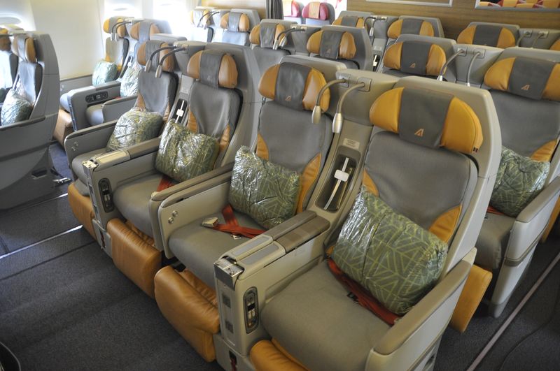 Alitalia 777-200 Premium Economy