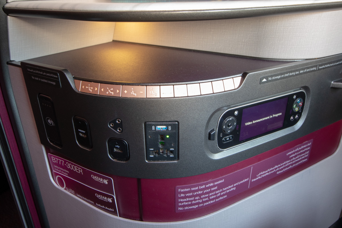 Qatar Airways Boeing 777 Qsuite Business Class Connectivity