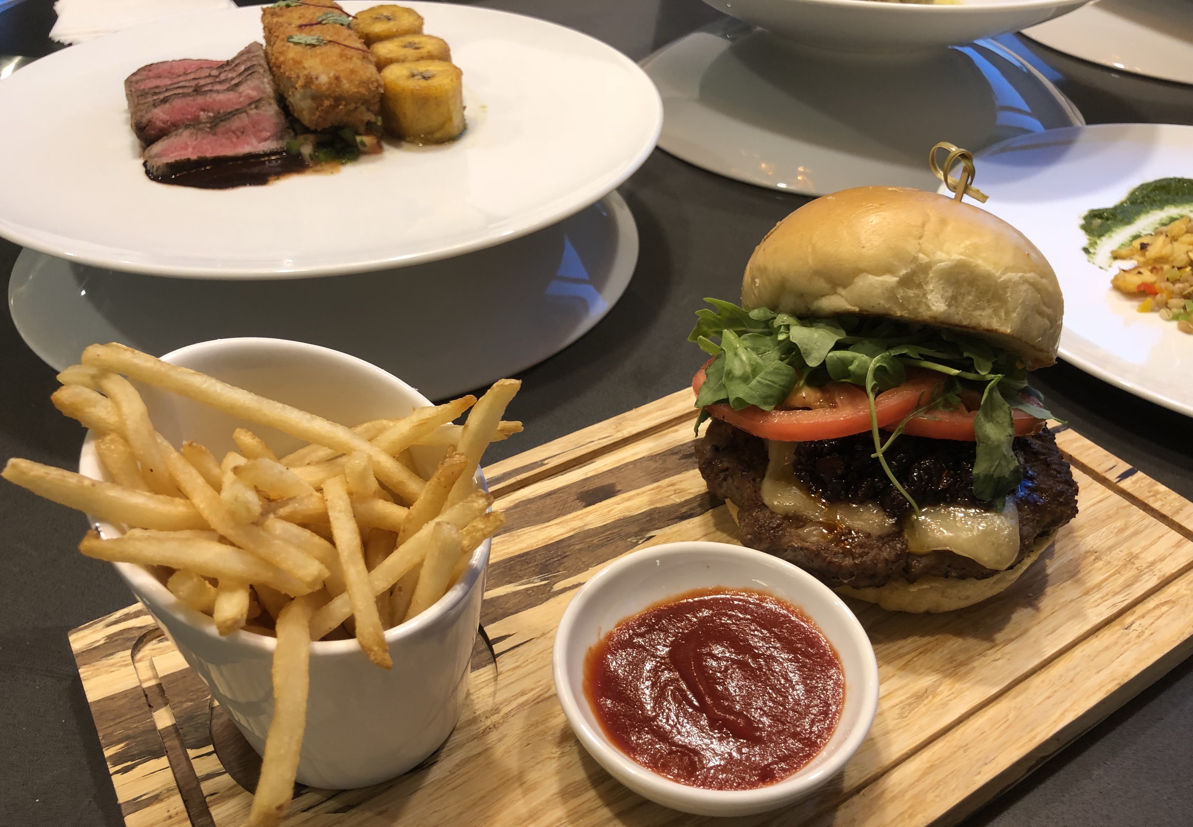 American Airlines Flagship Dining - Signature Burger