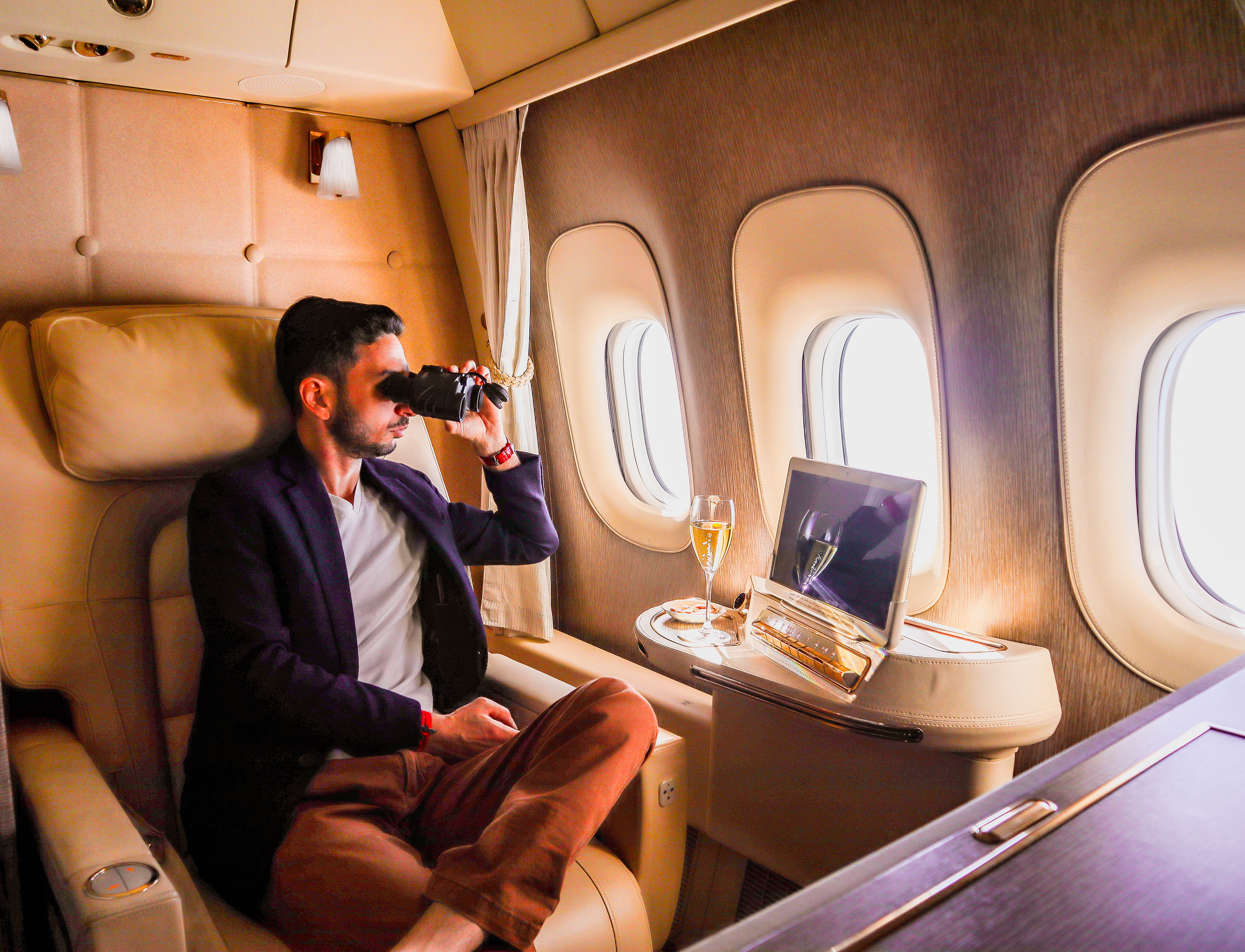Emirates First Class Game Changer - Binoculars
