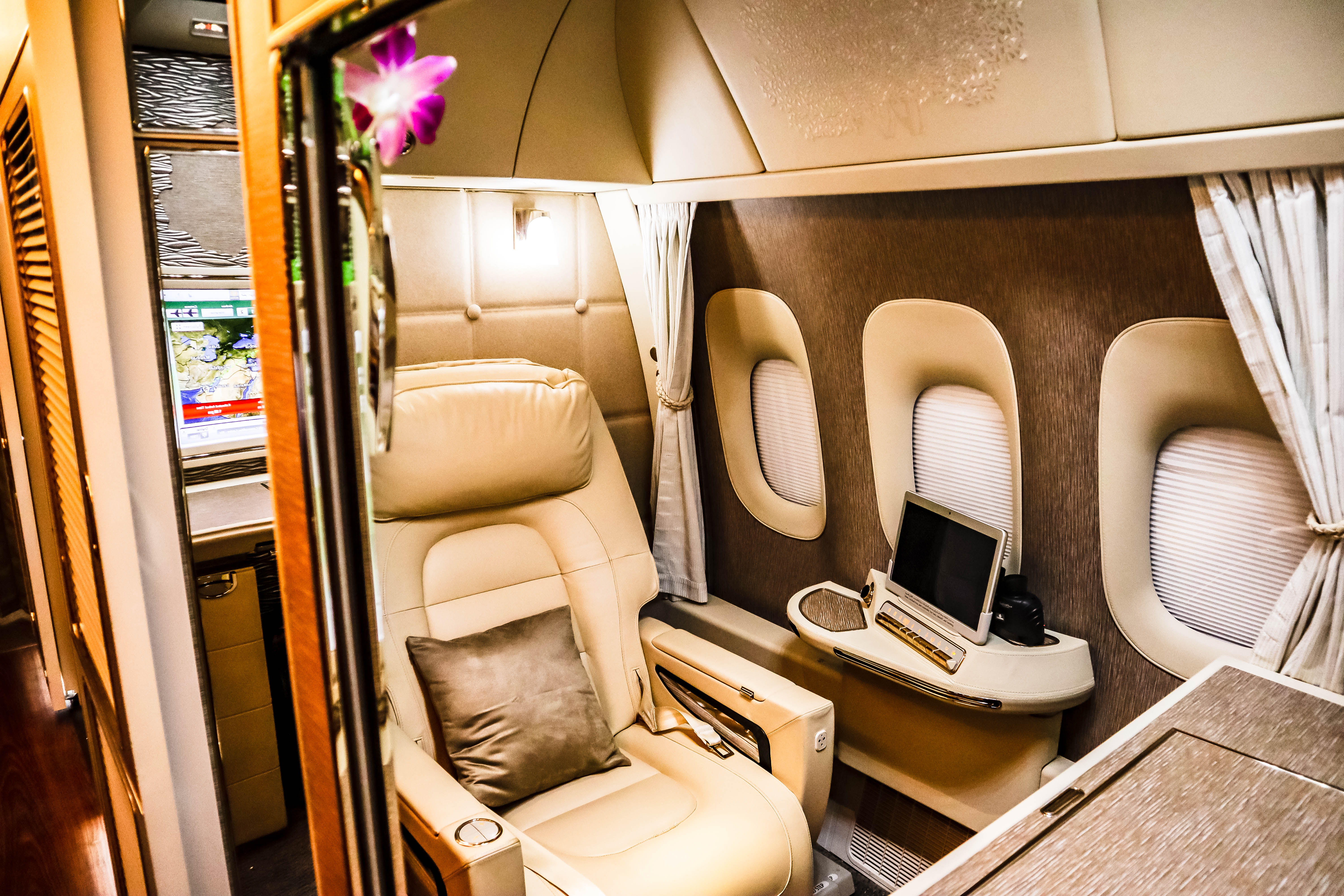 Emirates New 777-300ER First Class Suites Emirates New 777-300ER First Class Suites