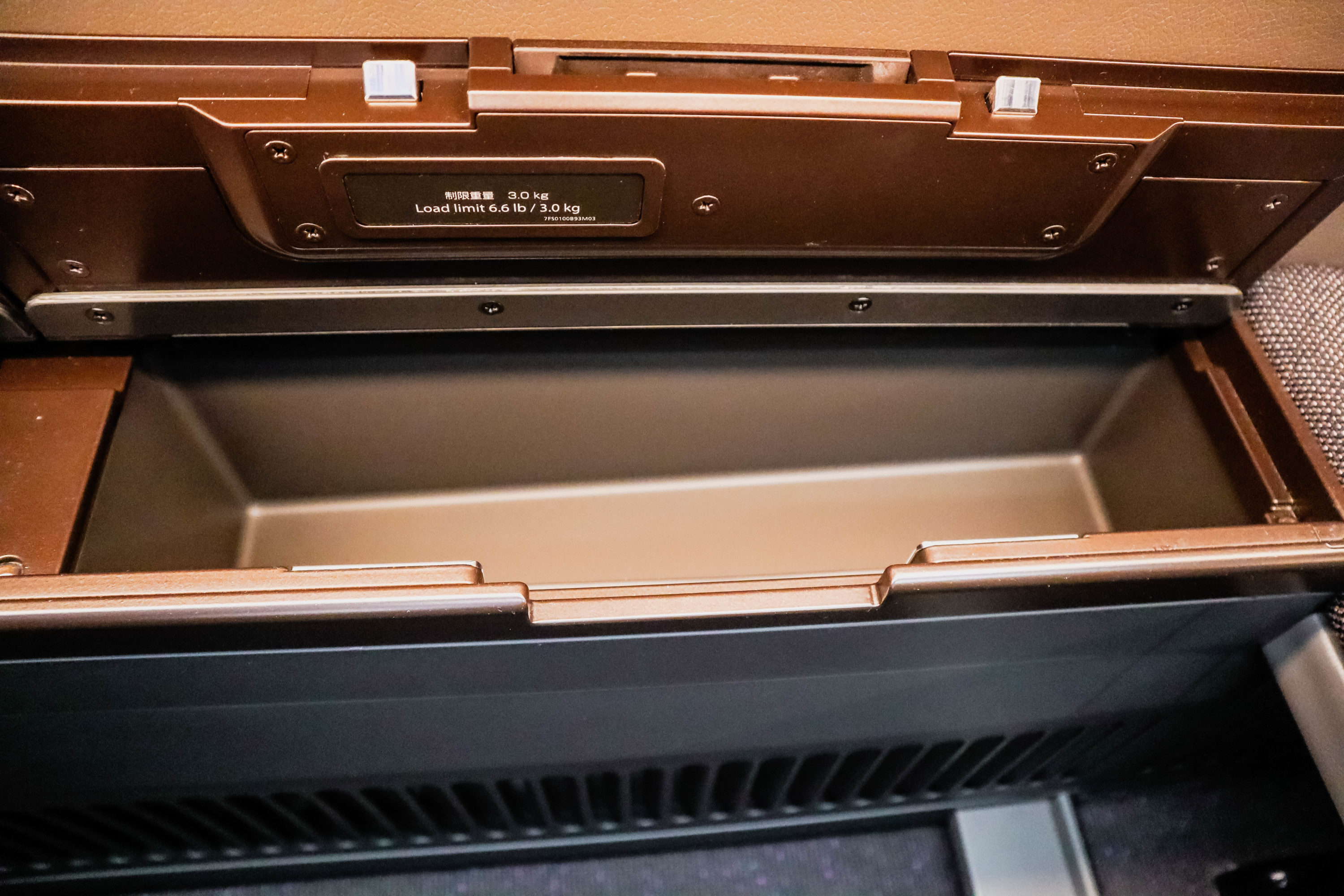 ANA A380 First Class Storage