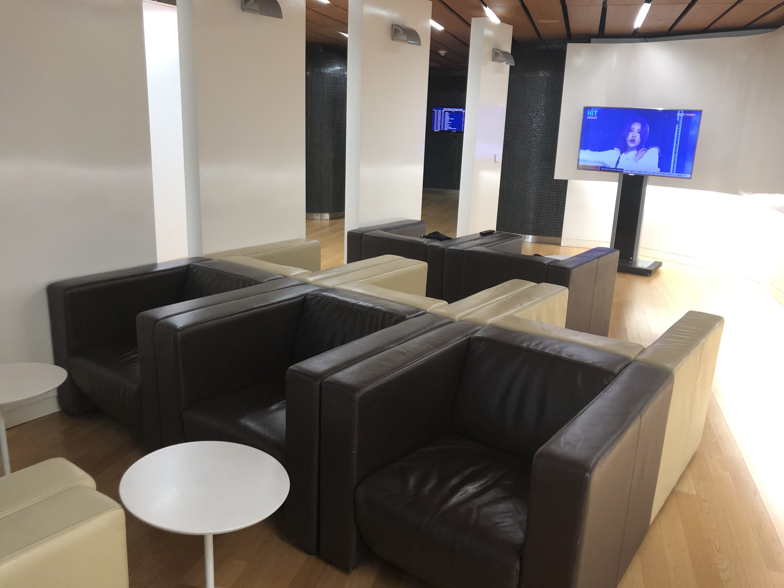 Korean Air Business Class Lounge Seating 1