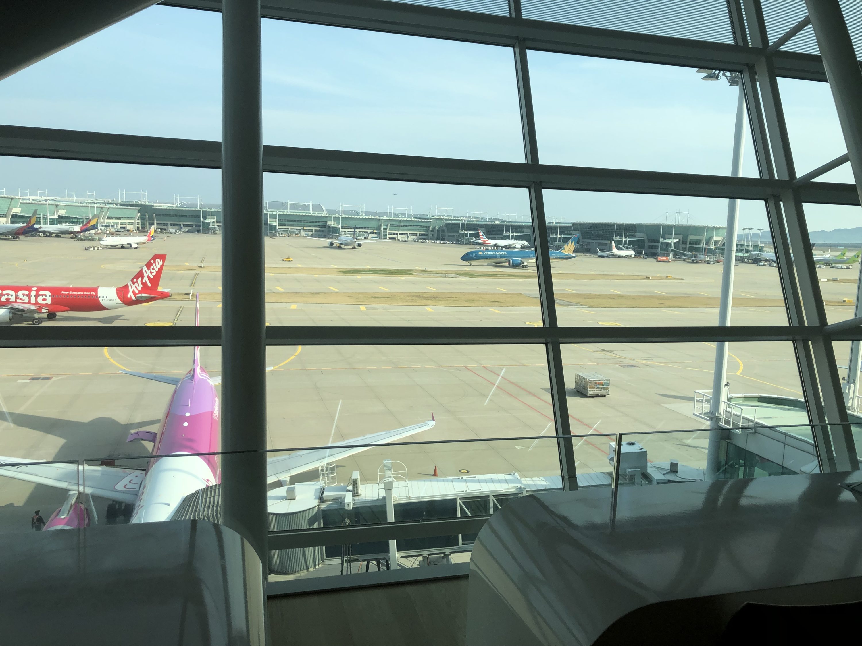 Korean Air business class lounge bird watching