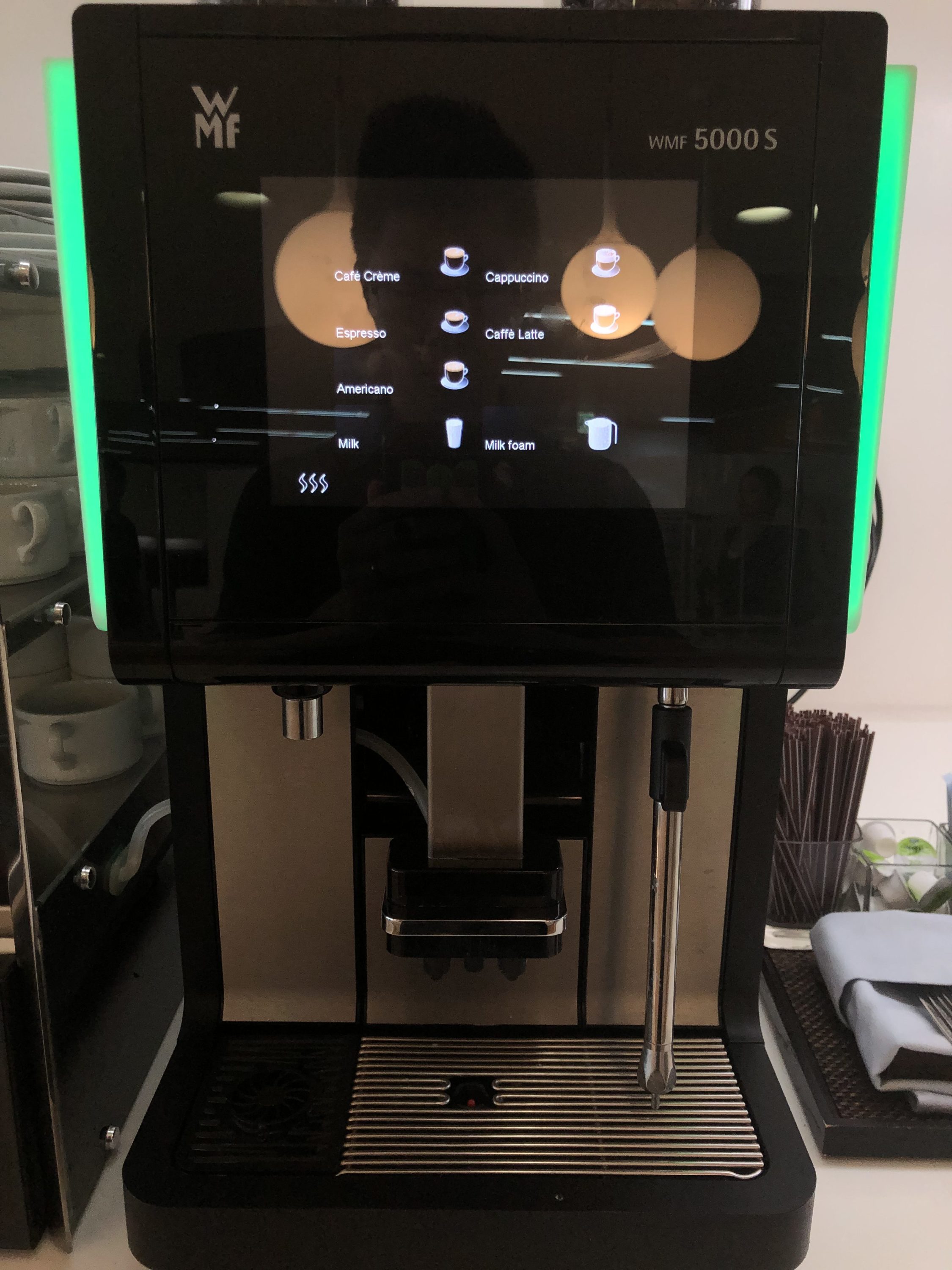 Korean Air business class lounge espresso machine 2
