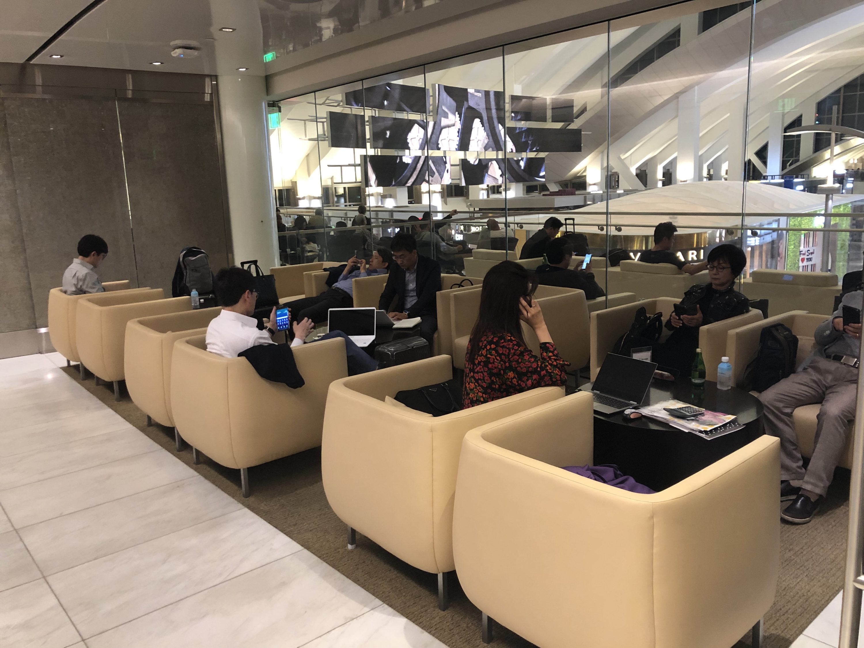 Korean Air lounge LAX seating area 3