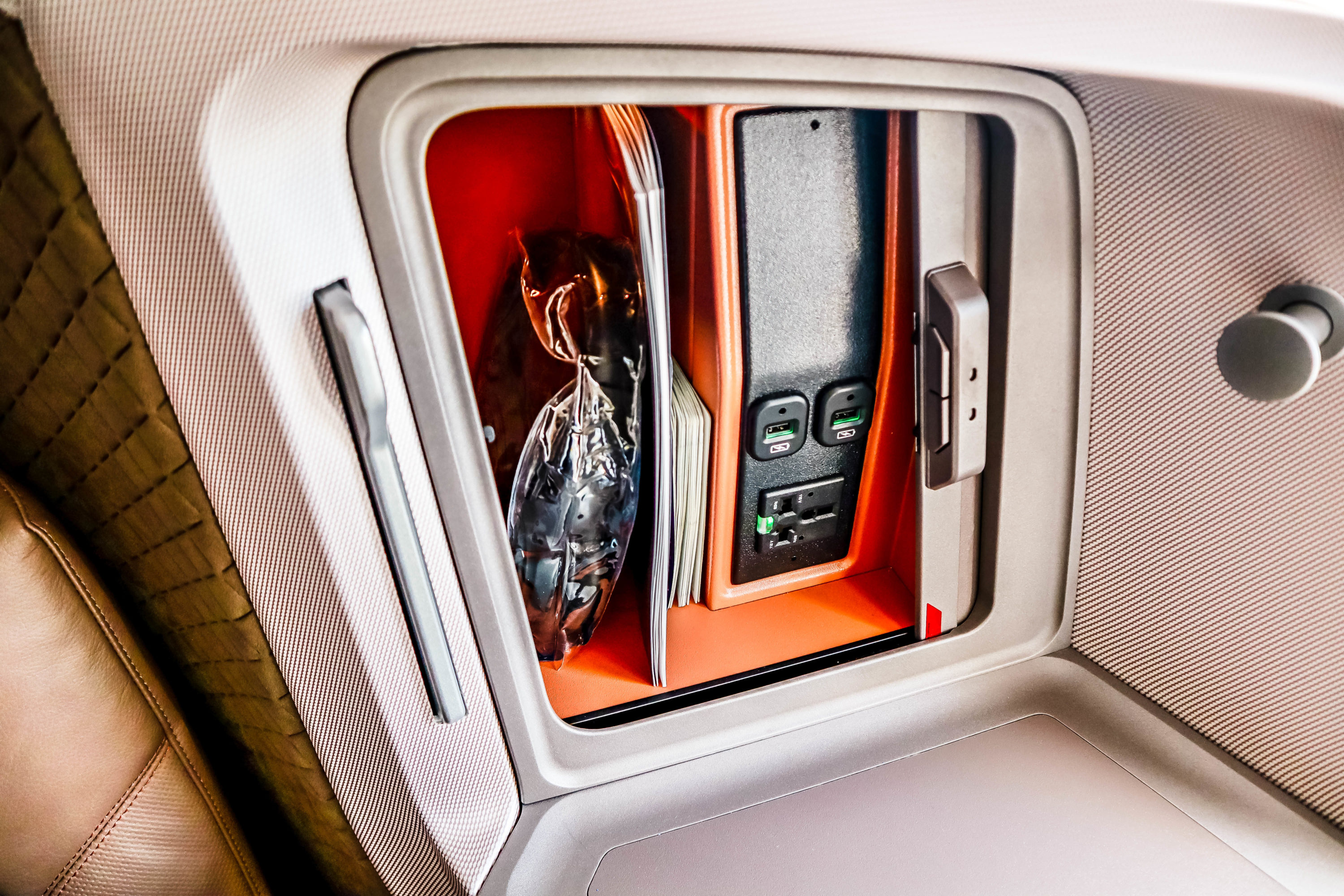 Singapore Airlines B787-10 Regional Business Class Sliding storage compartment